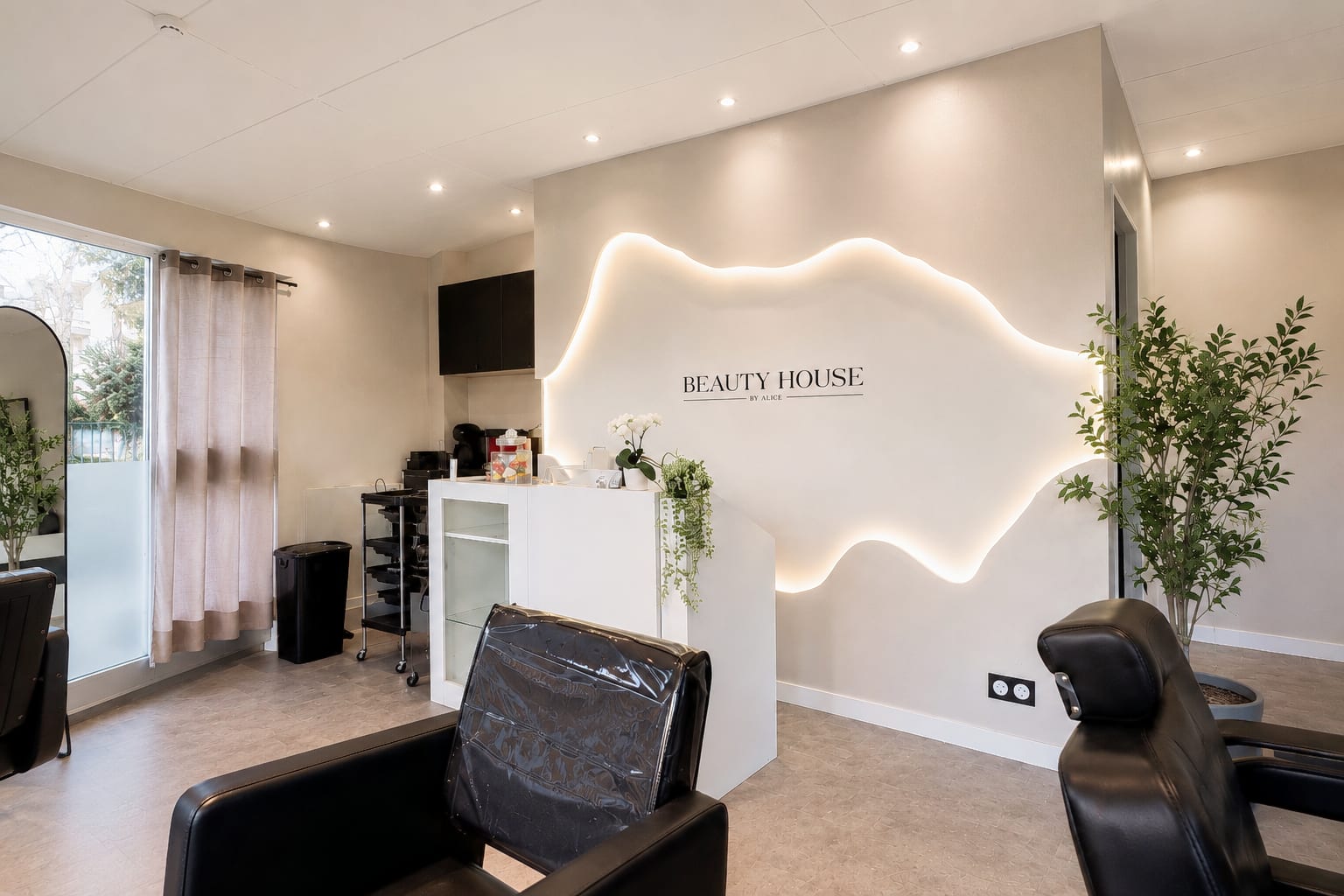 Beauty House by Alice - Coiffure Antibes - OneBooking
