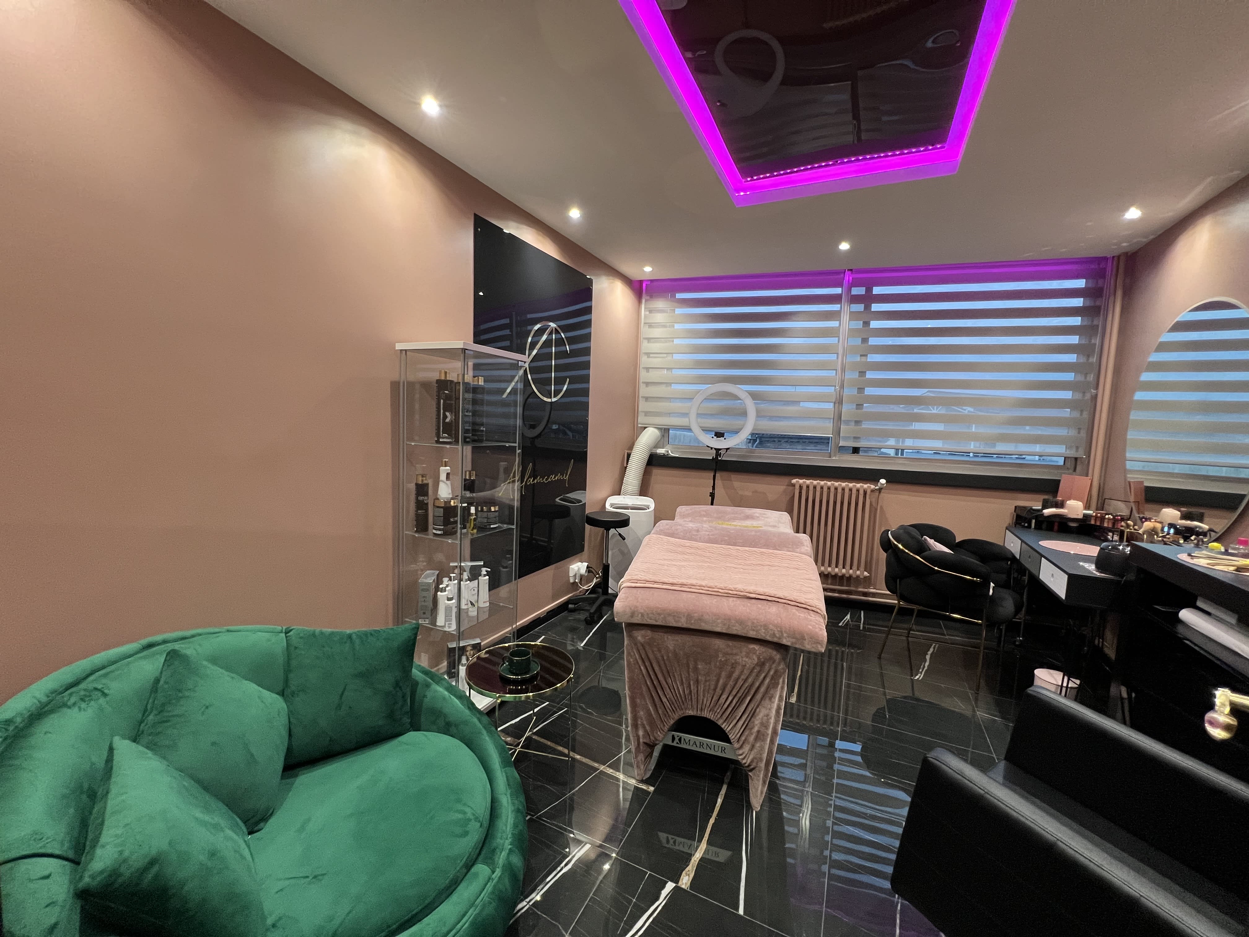 CILS DE REVE AHLAMCAMIL - Institut de beauté Agen - CILS DE REVE AHLAMCAMIL - Photo Galerie - OneBooking