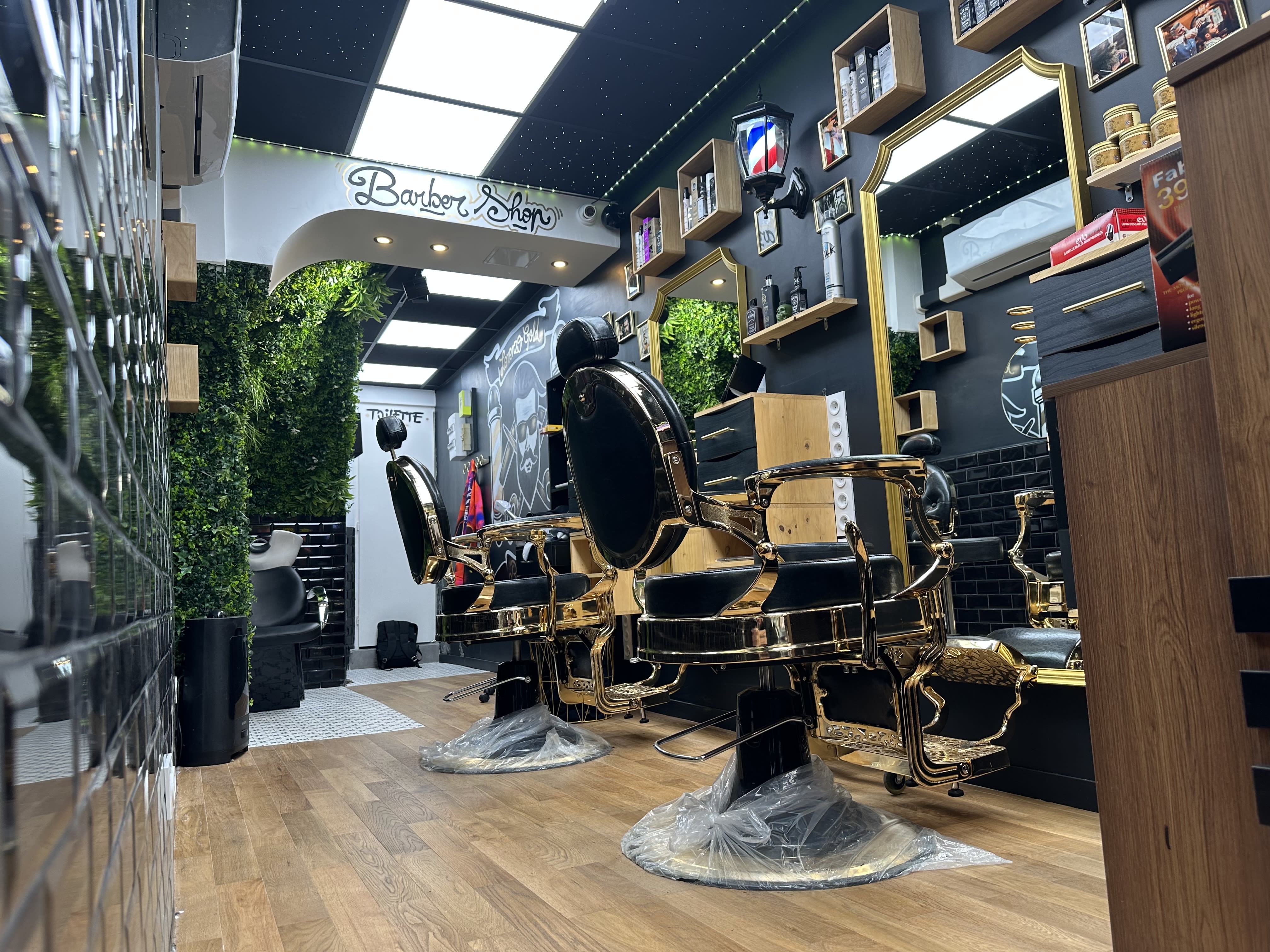 LORENZO GOLD & PÉDI MEN - Barbier Marseille - OneBooking