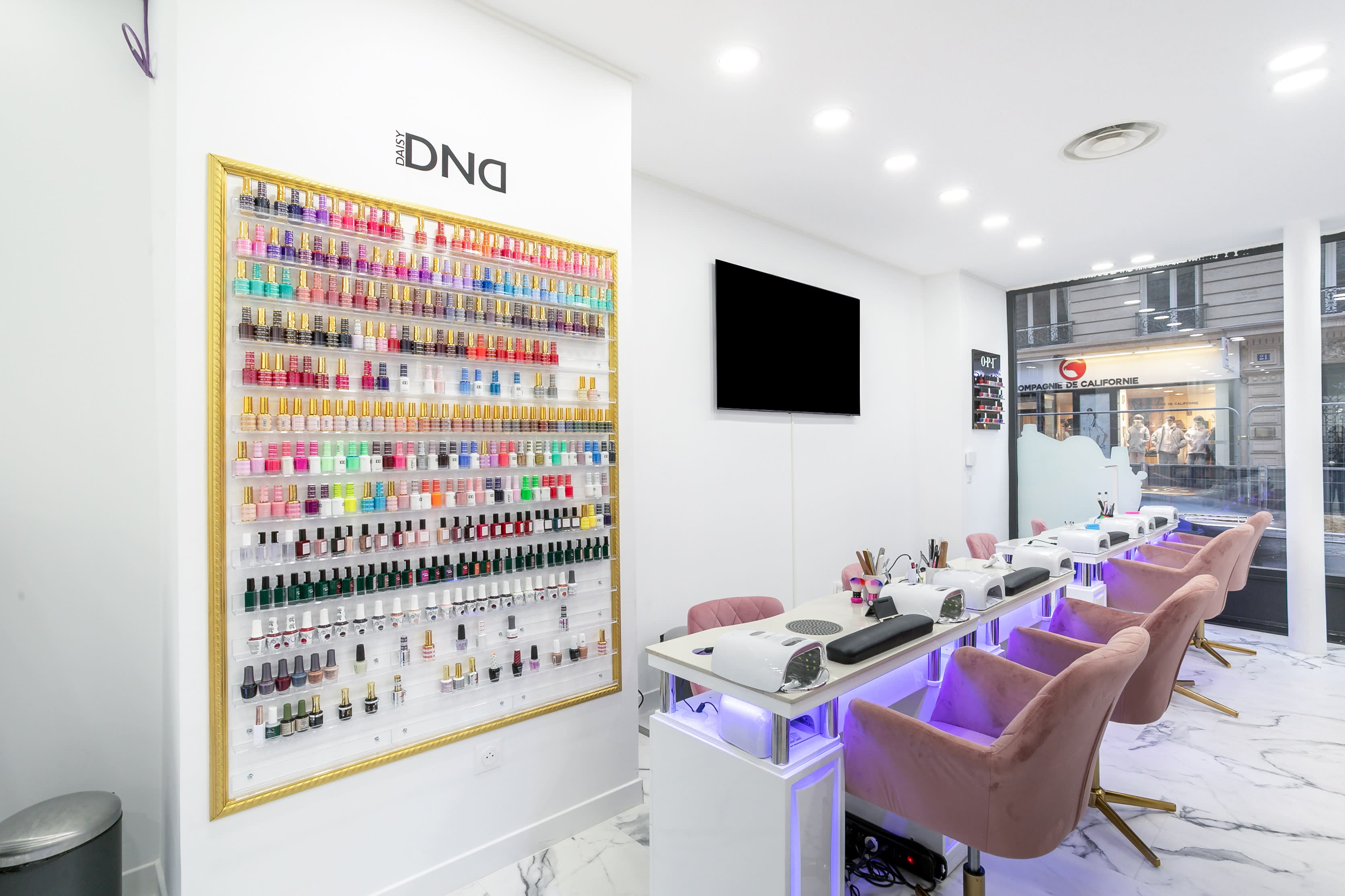 Bar A Ongle Neuilly Sur Seine Nails & Me : institut de beauté à Neuilly-sur-Seine