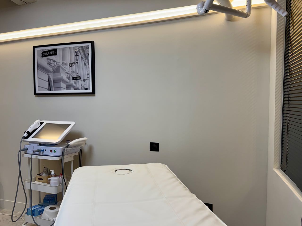 Centre Masséna | Cryolipolyse - Amincissement - EMS - Electrostimulation - Sourcils & cils Nice - Centre Masséna | Cryolipolyse - Amincissement - EMS - Electrostimulation - Photo Galerie - OneBooking