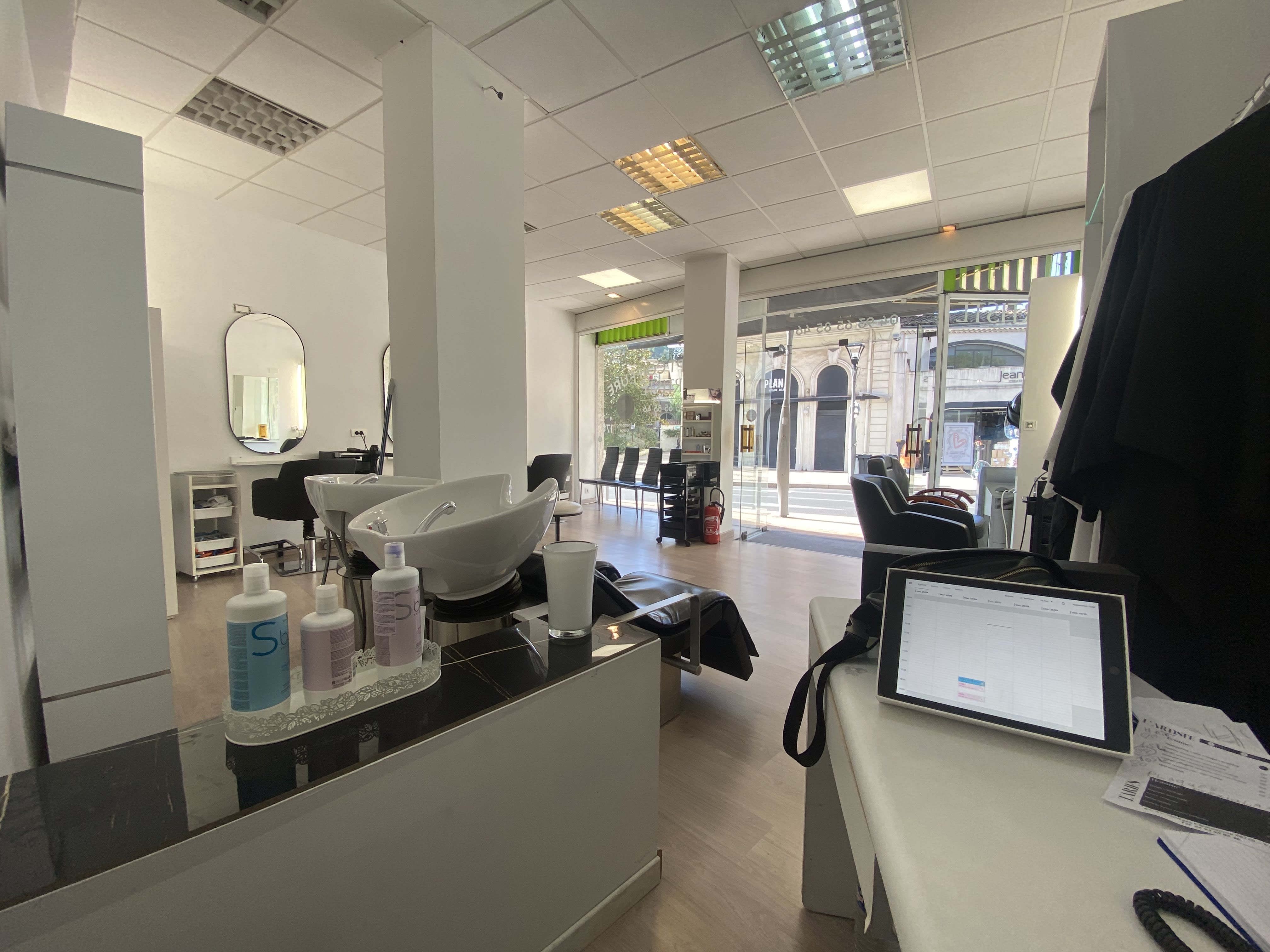 Sept Sept Coiffures - Coiffure Vallauris - Sept Sept Coiffures - Photo Galerie - OneBooking