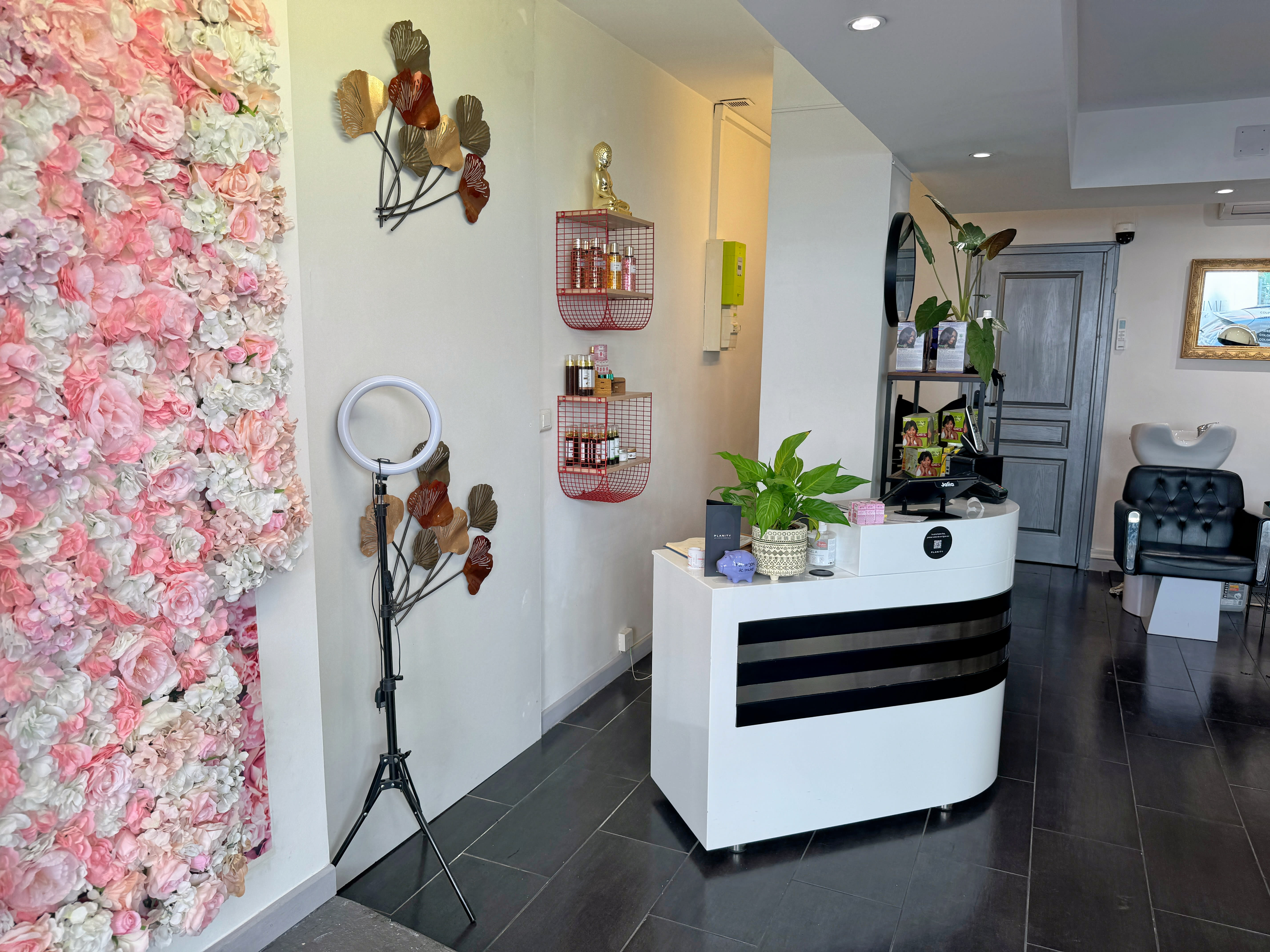 Sublime beauté - Coiffure Nice - Sublime beauté - Photo Galerie - OneBooking