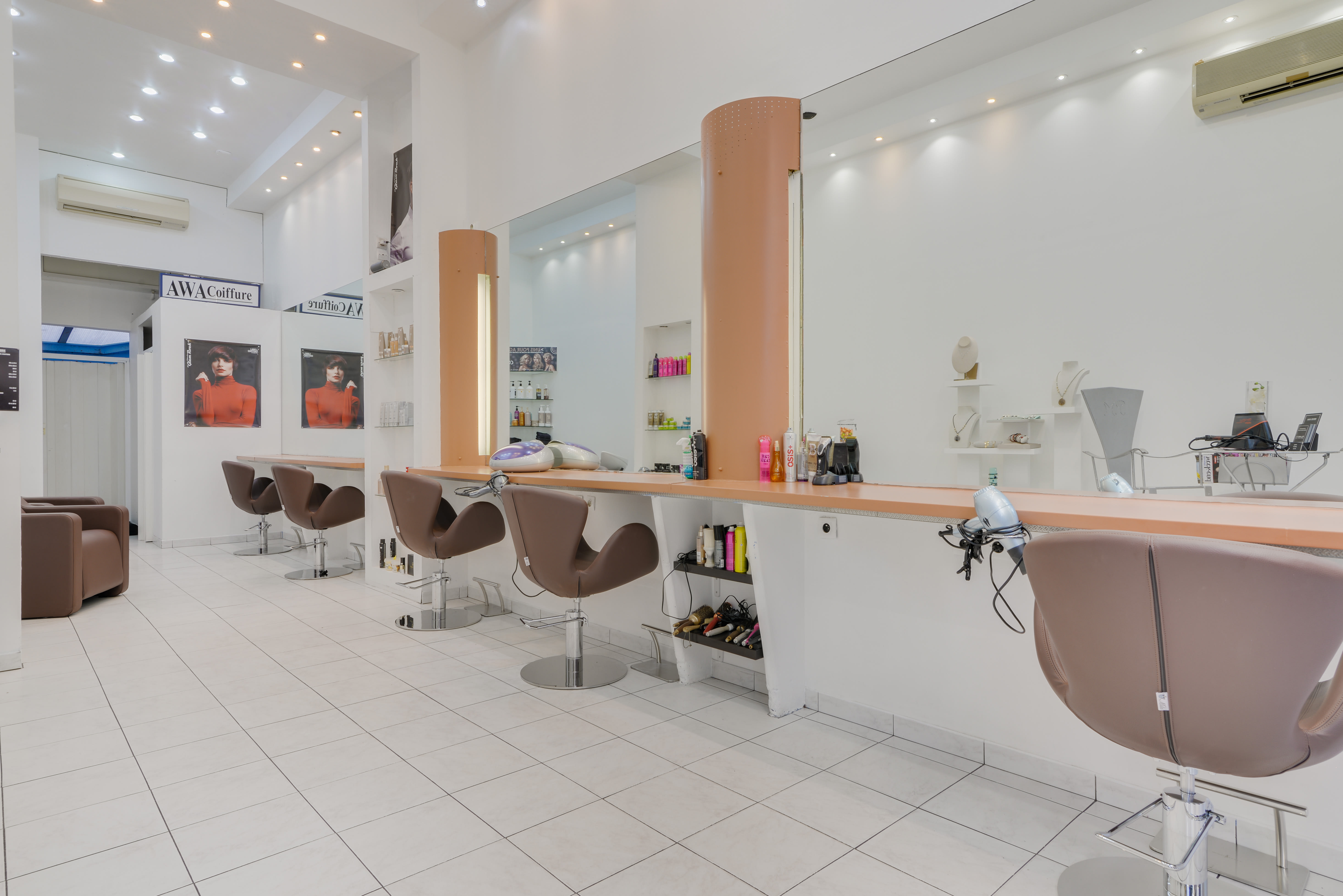 Awa Coiffure - Coiffure Cannes - Photo de couverture - OneBooking