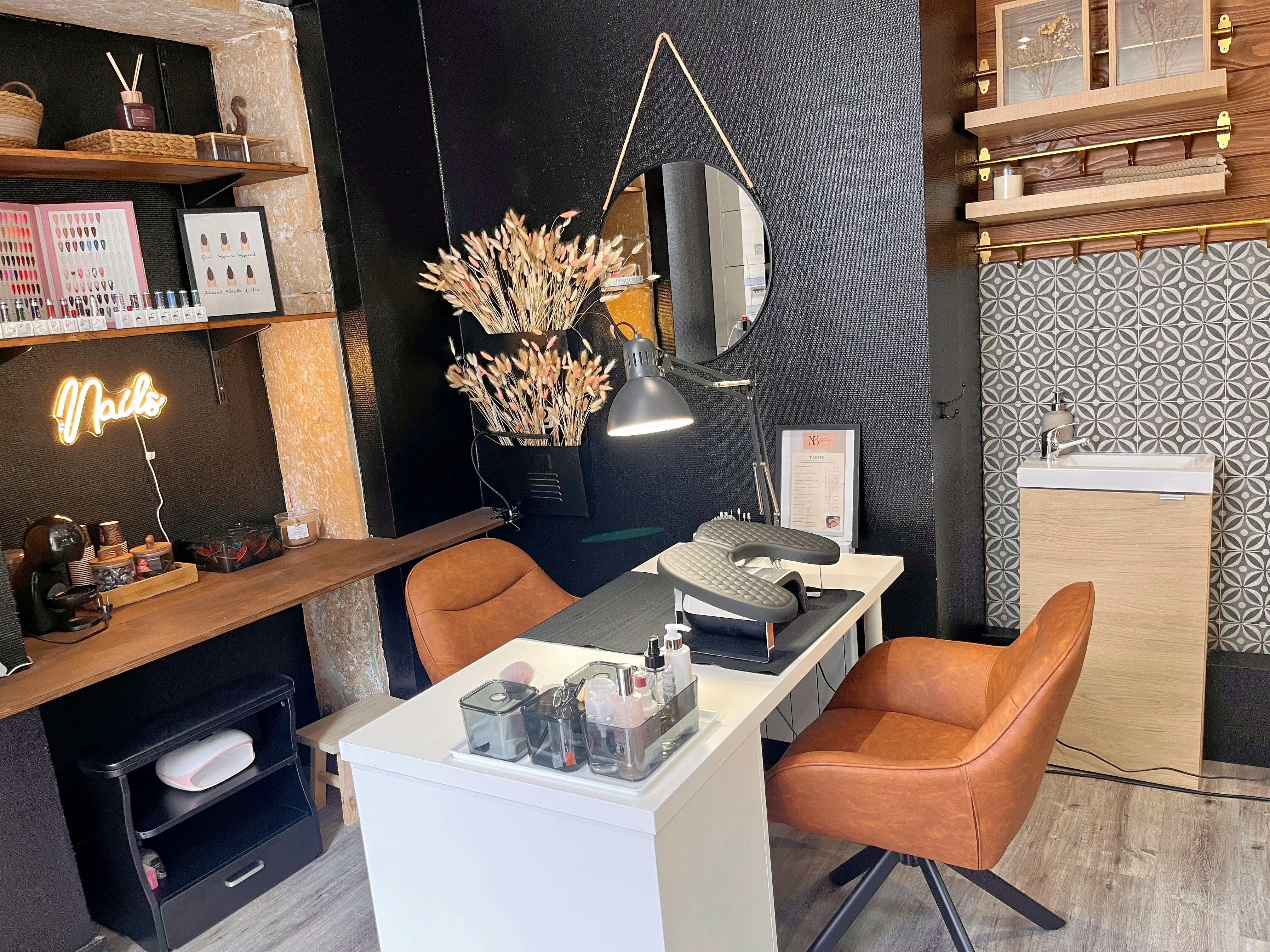 Nails Beaujolais & L'Atelier des Cils