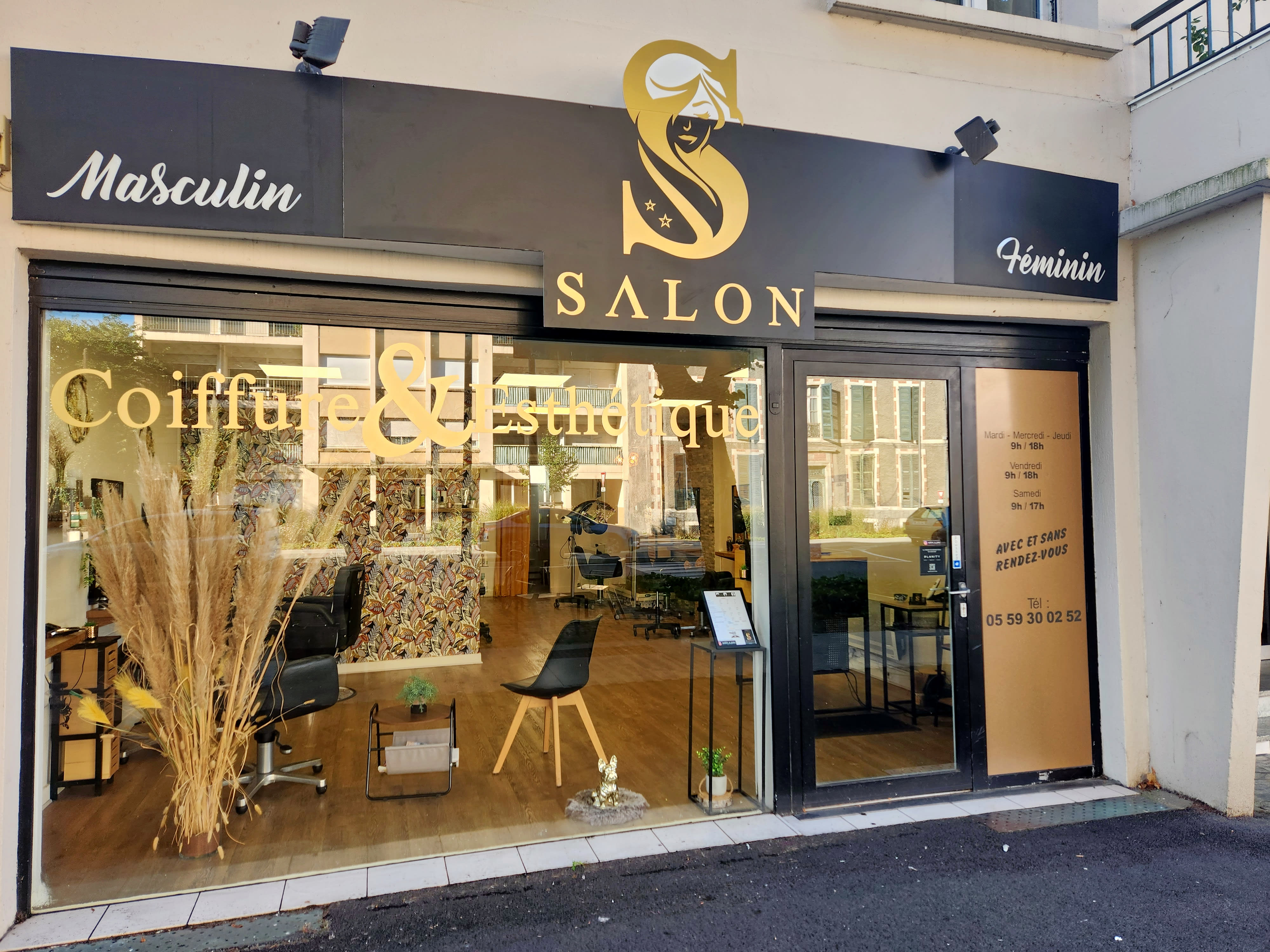 Salon S