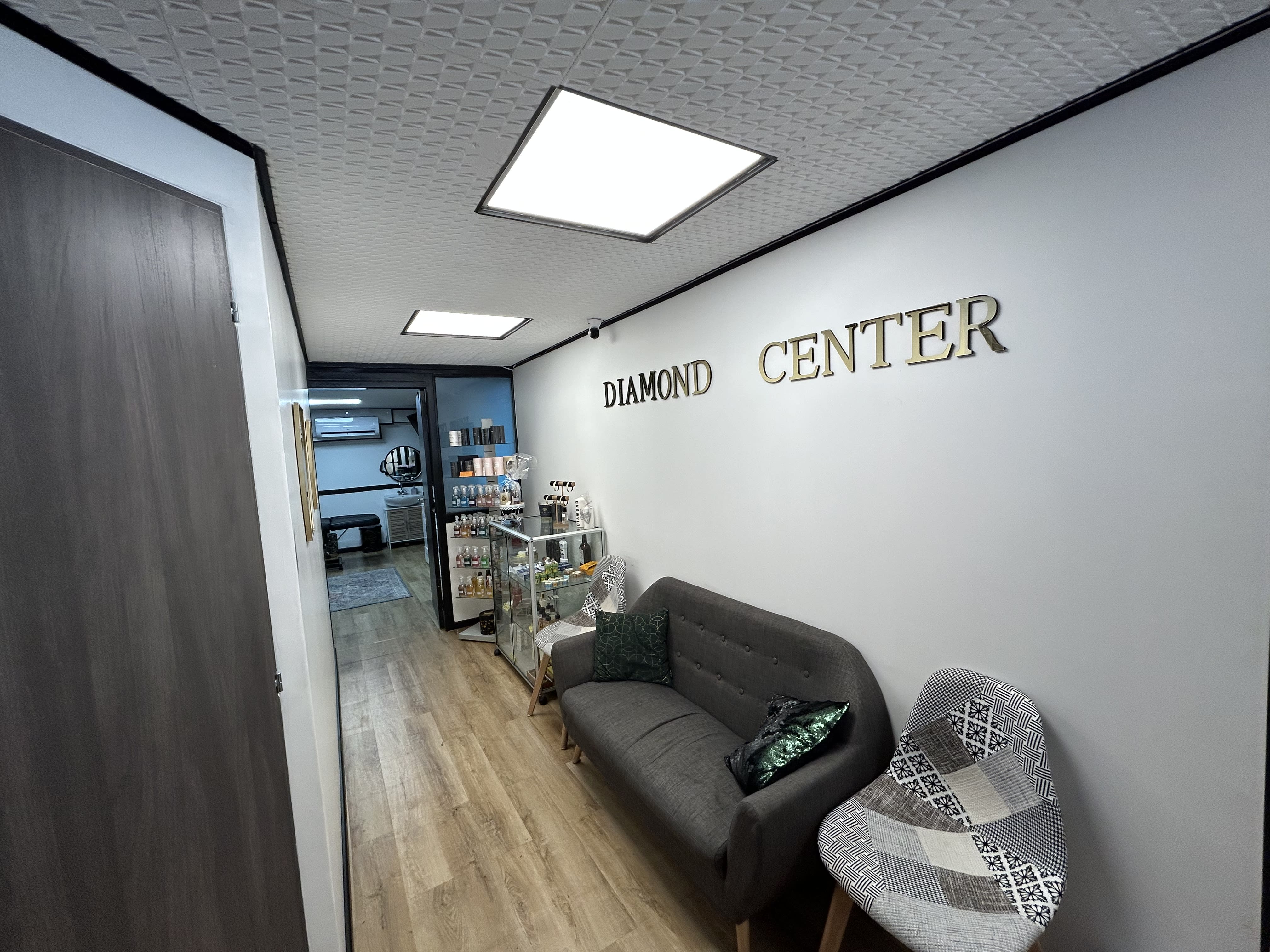 Diamond center