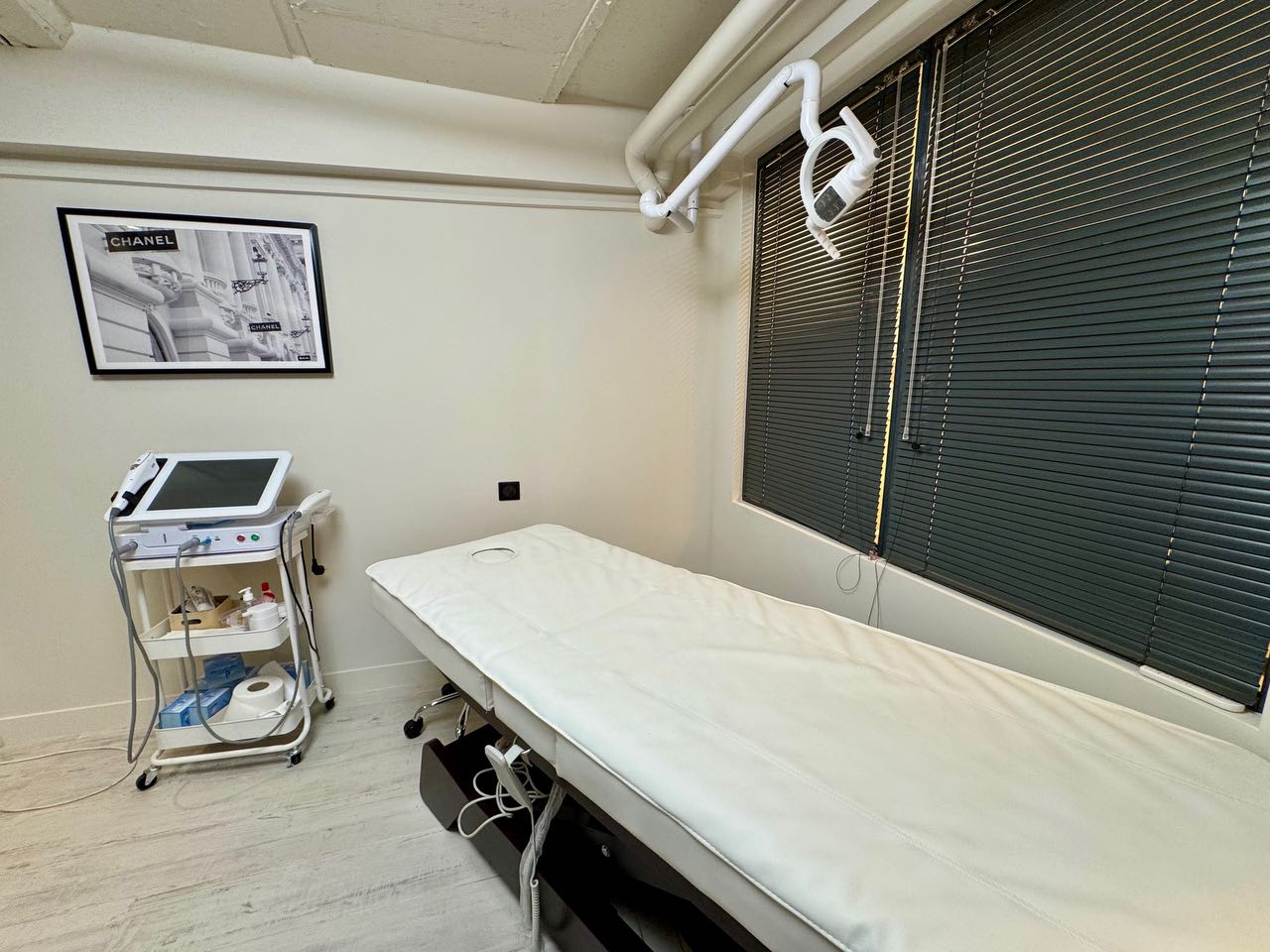 Centre Masséna | Cryolipolyse - Amincissement - EMS - Electrostimulation - Sourcils & cils Nice - Centre Masséna | Cryolipolyse - Amincissement - EMS - Electrostimulation - Photo Galerie - OneBooking