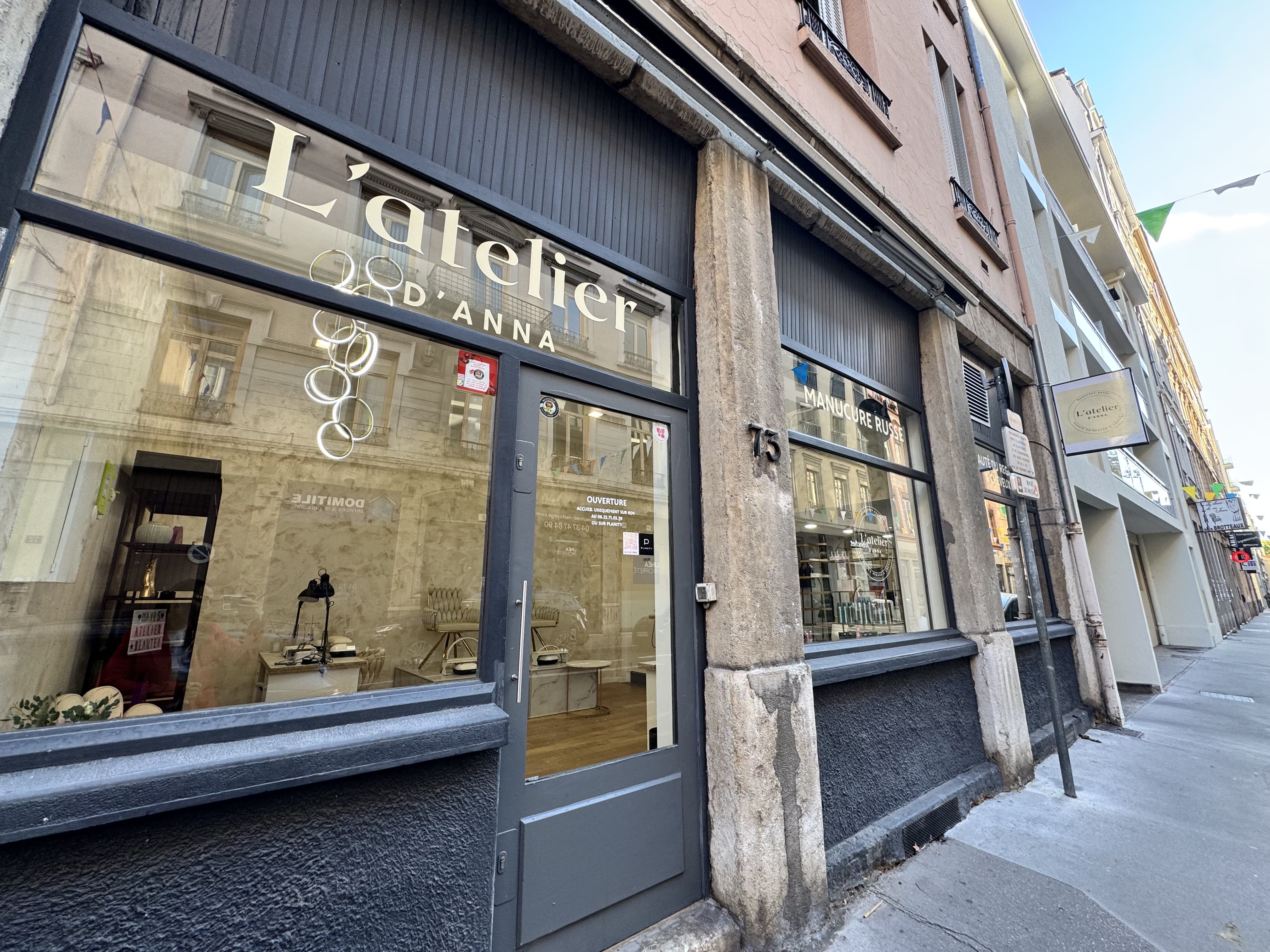 L’atelier d’Anna - Manucure Russe - Barbier Lyon - OneBooking