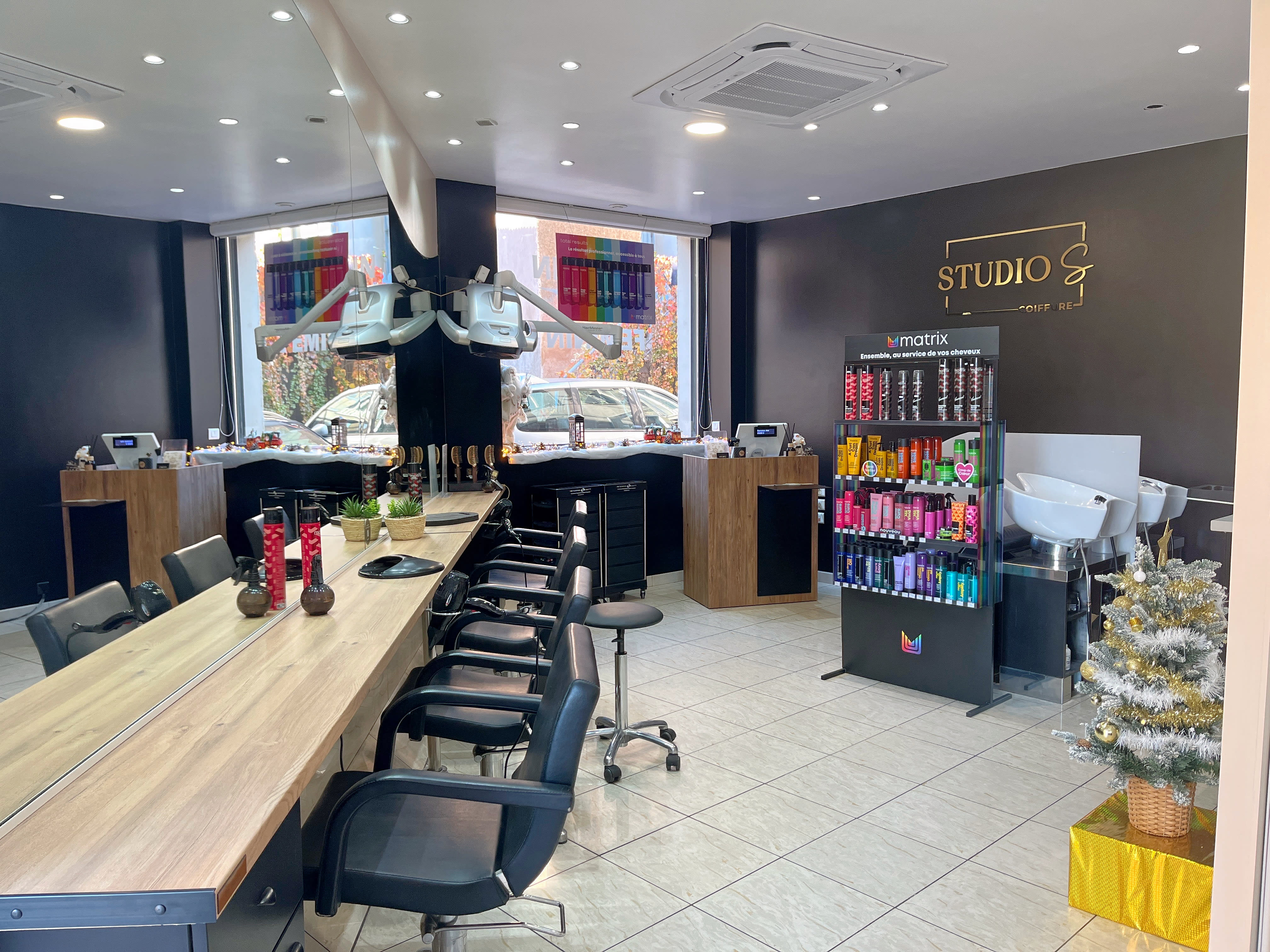 Studio S - Coiffure Le Luc - Photo de couverture - OneBooking