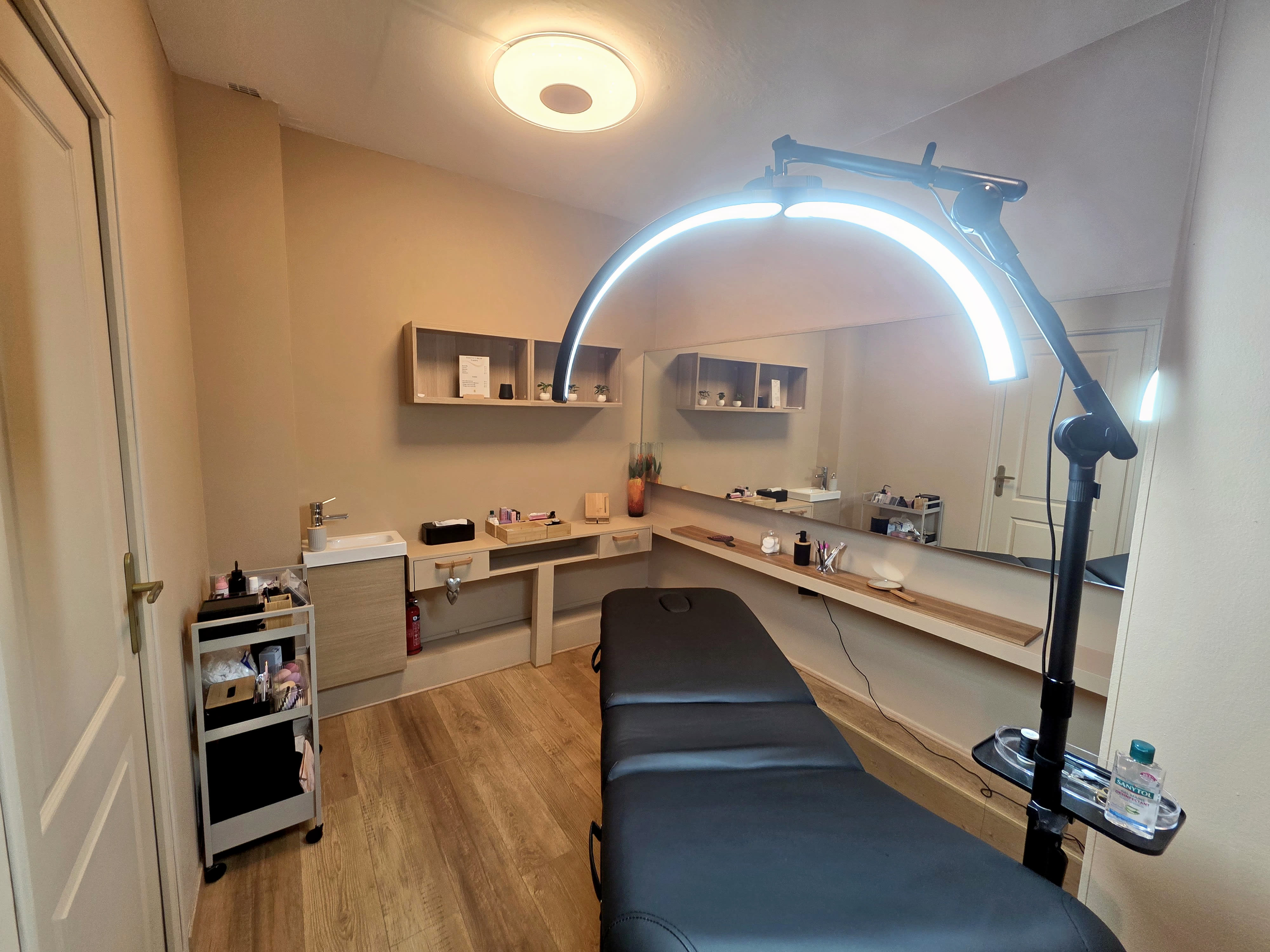 Perk'fect Brow By Gulo - Sourcils & cils Avignon - OneBooking