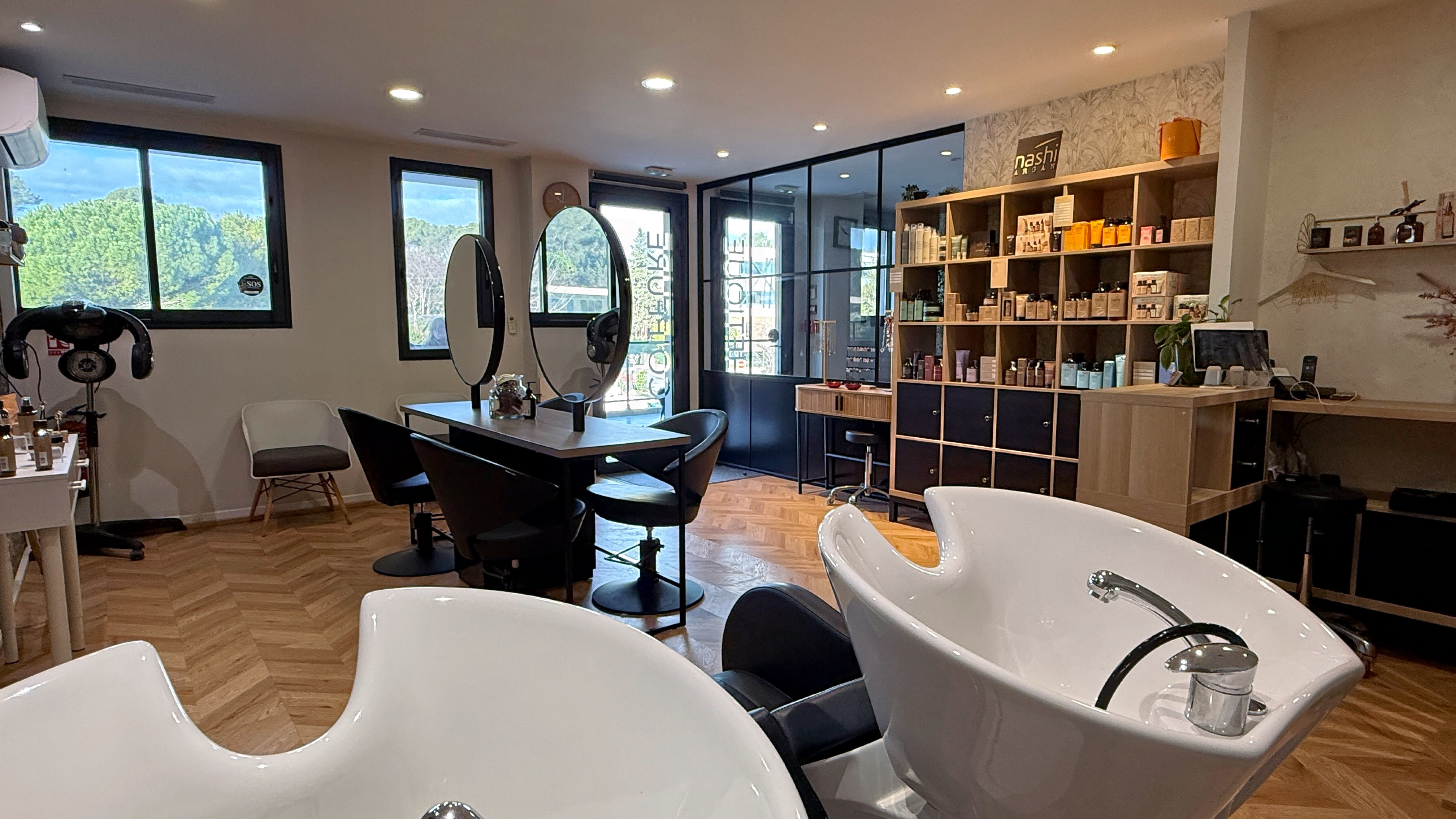Le Fauteuil By Shirley - Coiffure Mougins - Le Fauteuil By Shirley - Photo Galerie - OneBooking