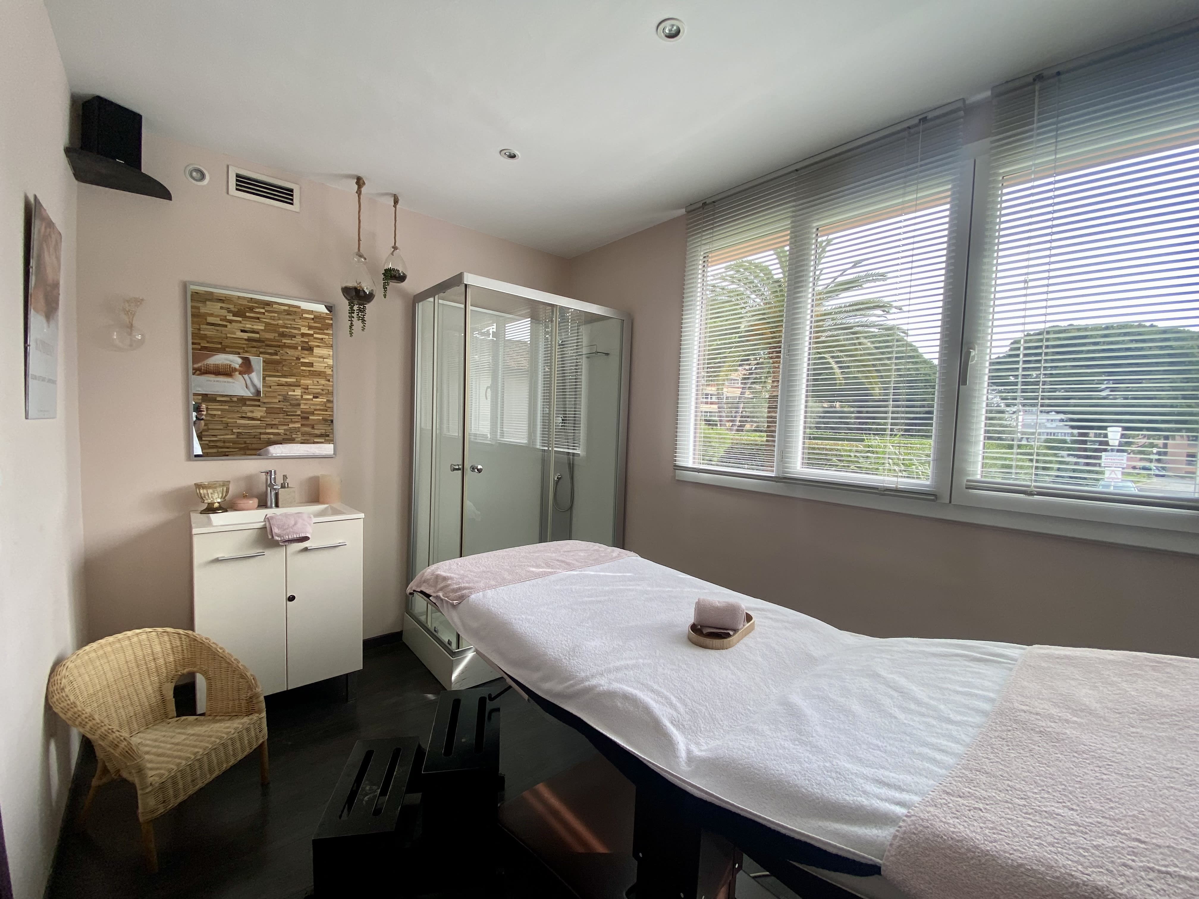 MAISON FACIEM (Cynthia) - Institut de beauté Antibes - MAISON FACIEM (Cynthia) - Photo Galerie - OneBooking