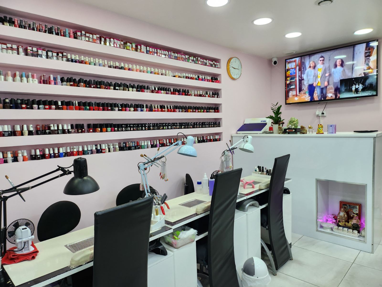 Co em nails - Onglerie Paris - OneBooking