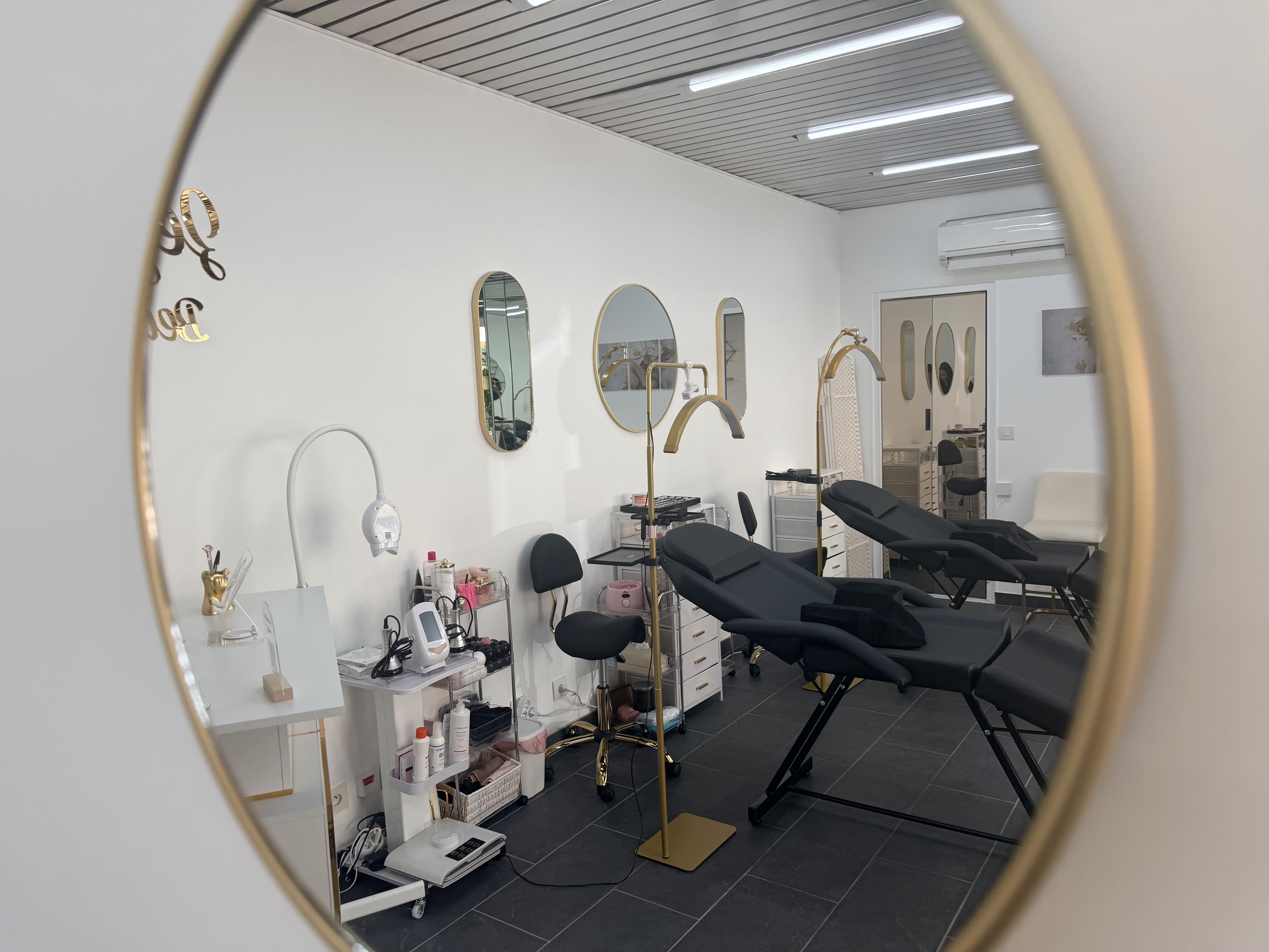 Zeyna Beauté｜Lifting - Lashlift - browlift - hydra - cils - Maquillage Permanent - Ongles - Institut de beauté Cannes - Zeyna Beauté｜Lifting - Lashlift - browlift - hydra - cils - Maquillage Permanent - Ongles - Photo Galerie - OneBooking