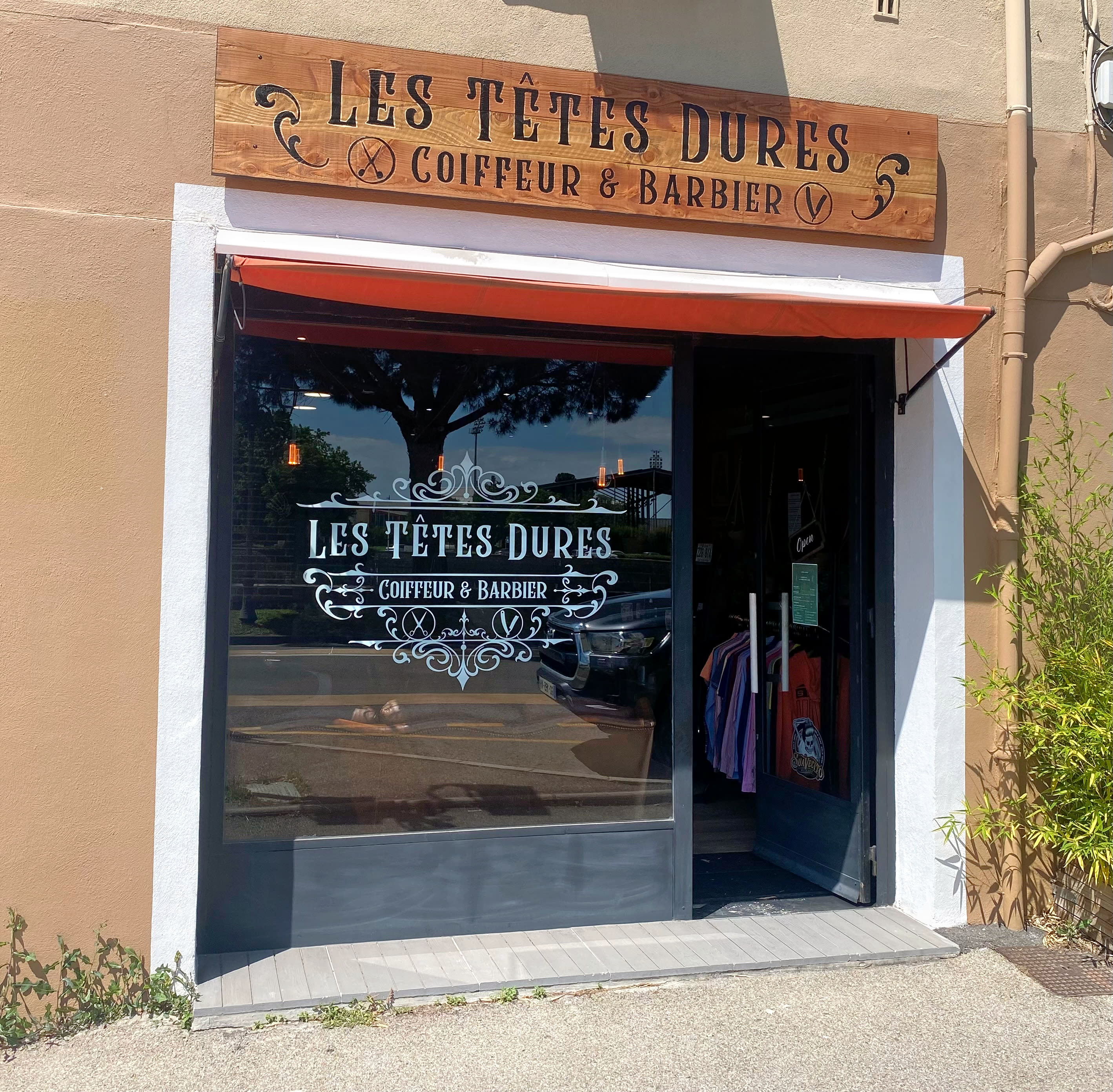 Les Têtes Dures - Coiffure Alès - Photo de couverture - OneBooking