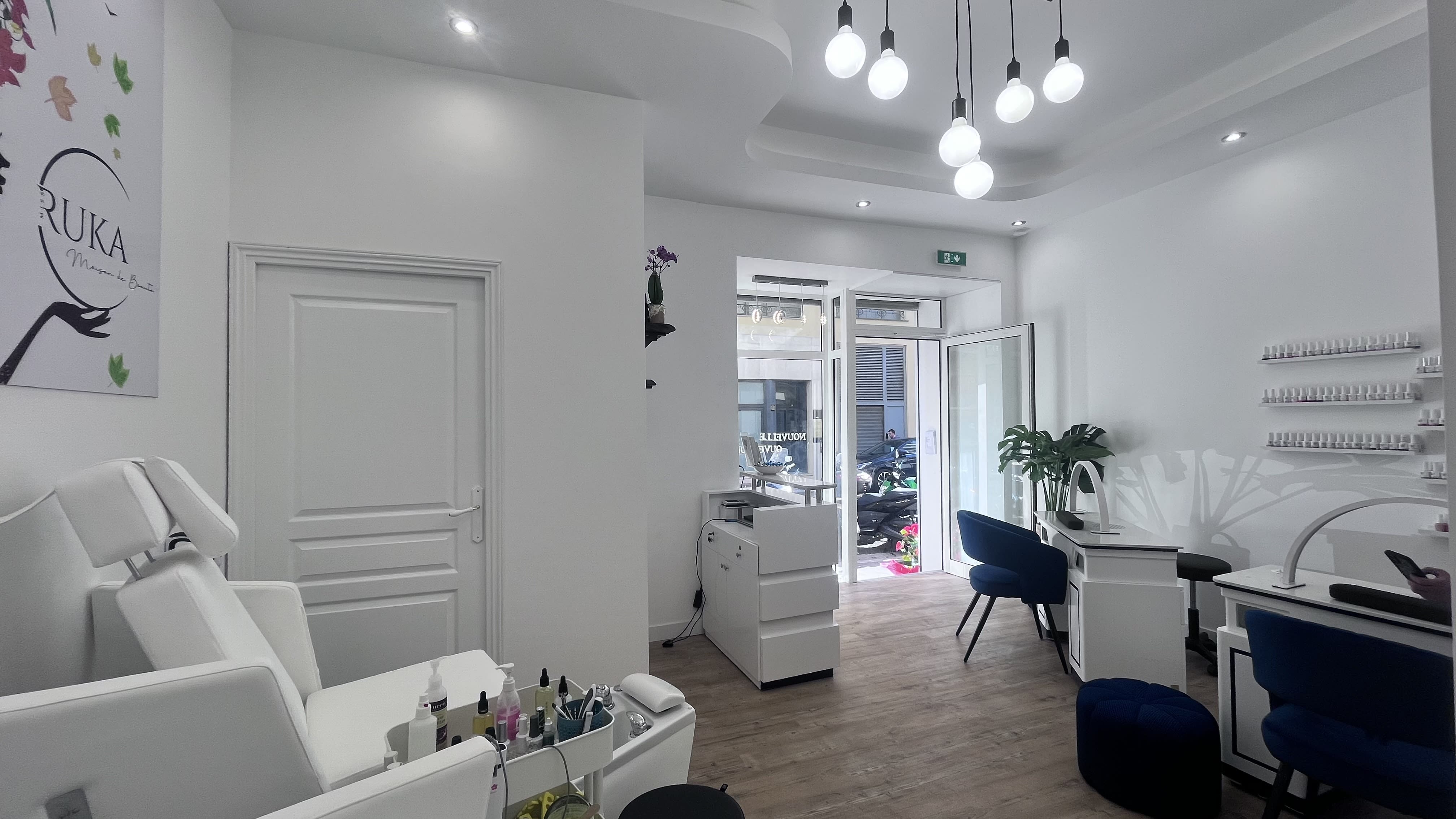 Lotus Nails - Sourcils & cils Nice - Lotus Nails - Photo Galerie - OneBooking