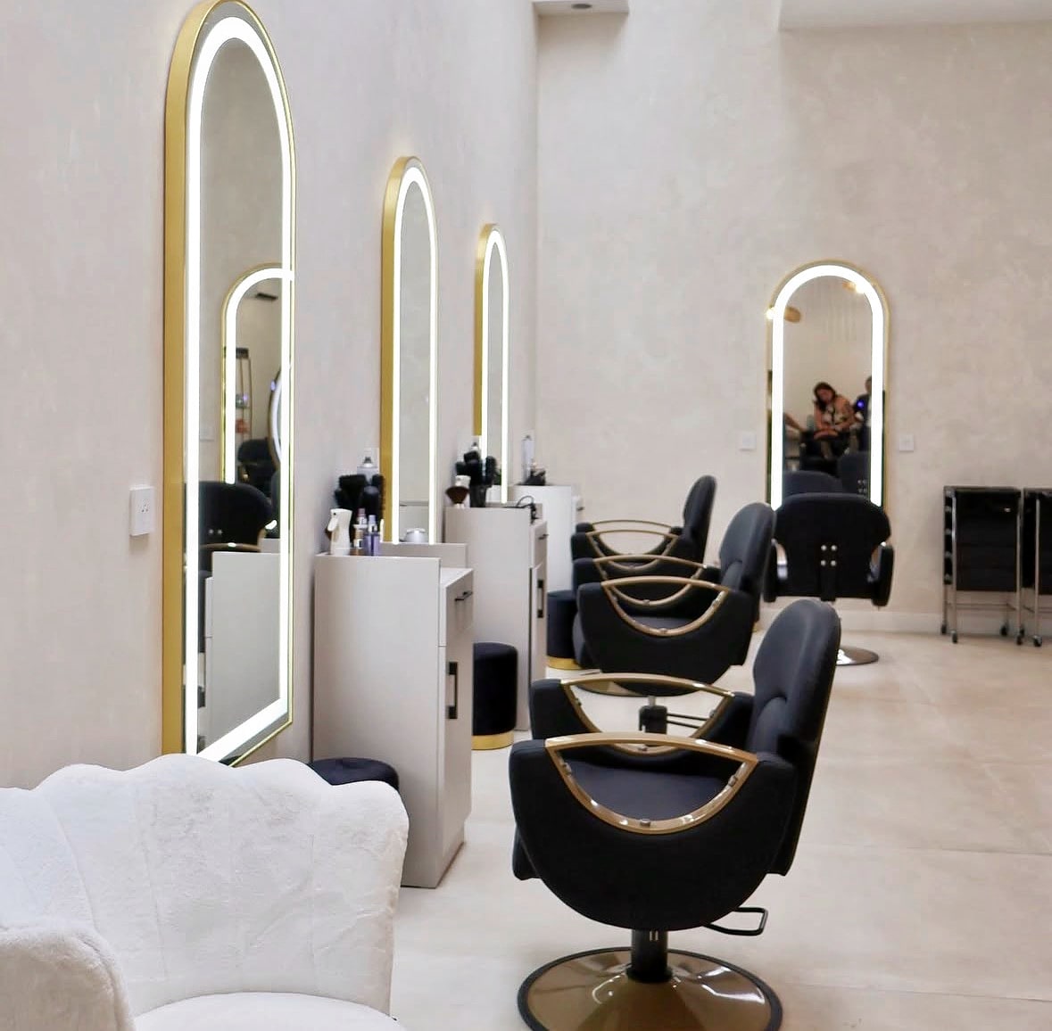 AURA WOMEN - Coiffure Cannes - AURA WOMEN - Photo Galerie - OneBooking