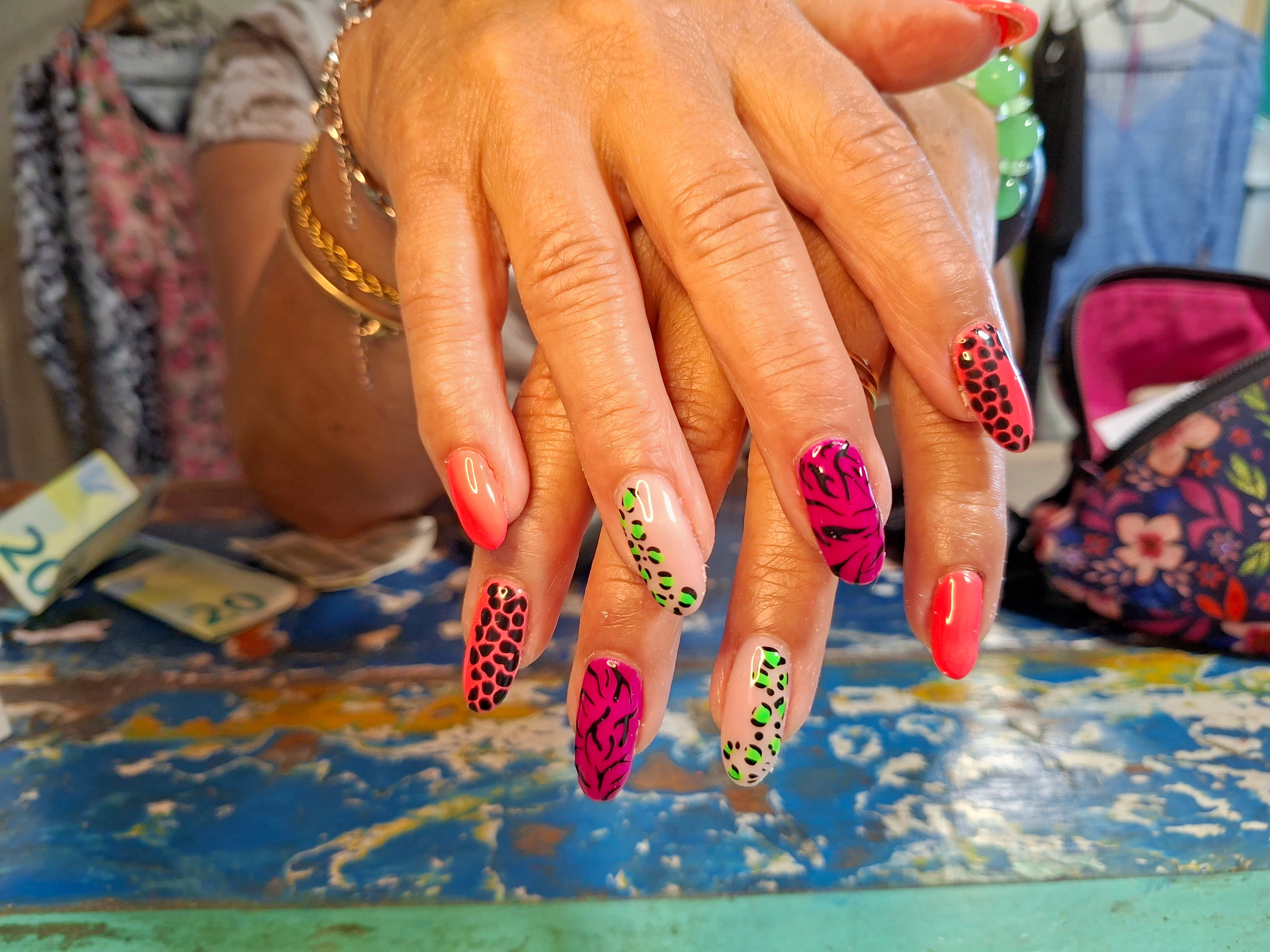 Divine Aux Doigts De Fee - Coiffure Alès - Divine Aux Doigts De Fee - Photo Galerie - OneBooking