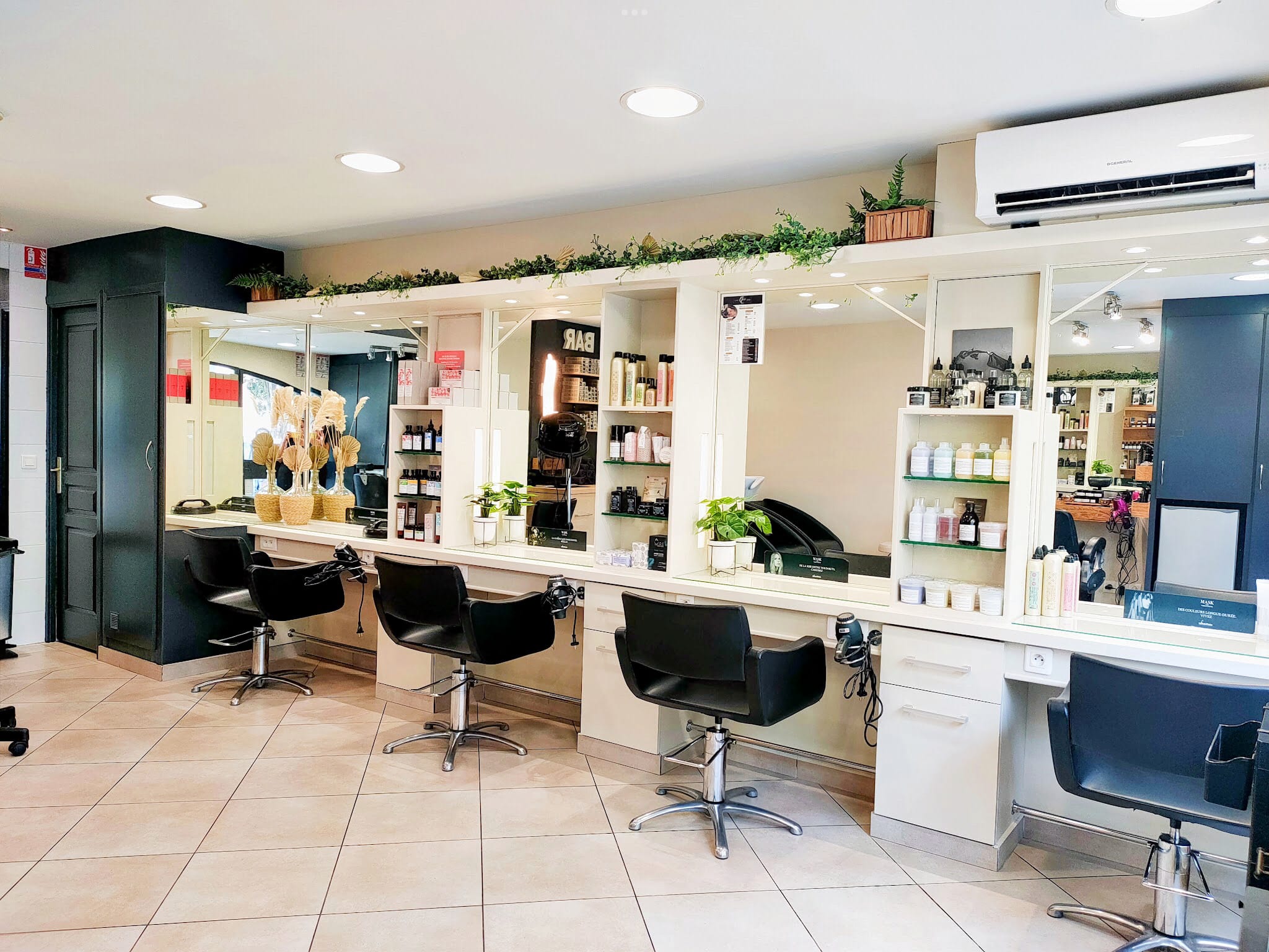 Coif'2000 - Coiffure Mougins - Coif'2000 - Photo Galerie - OneBooking