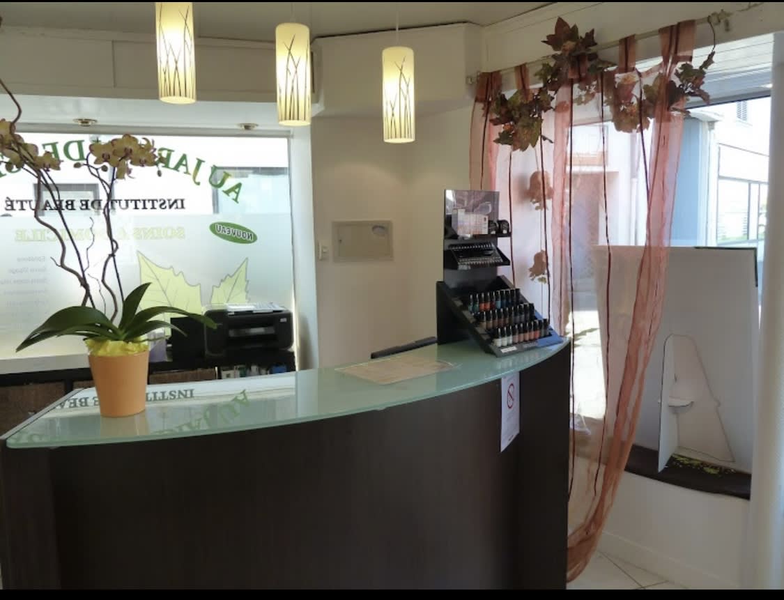 Au Jardin Des Sens & Dabia Beauty