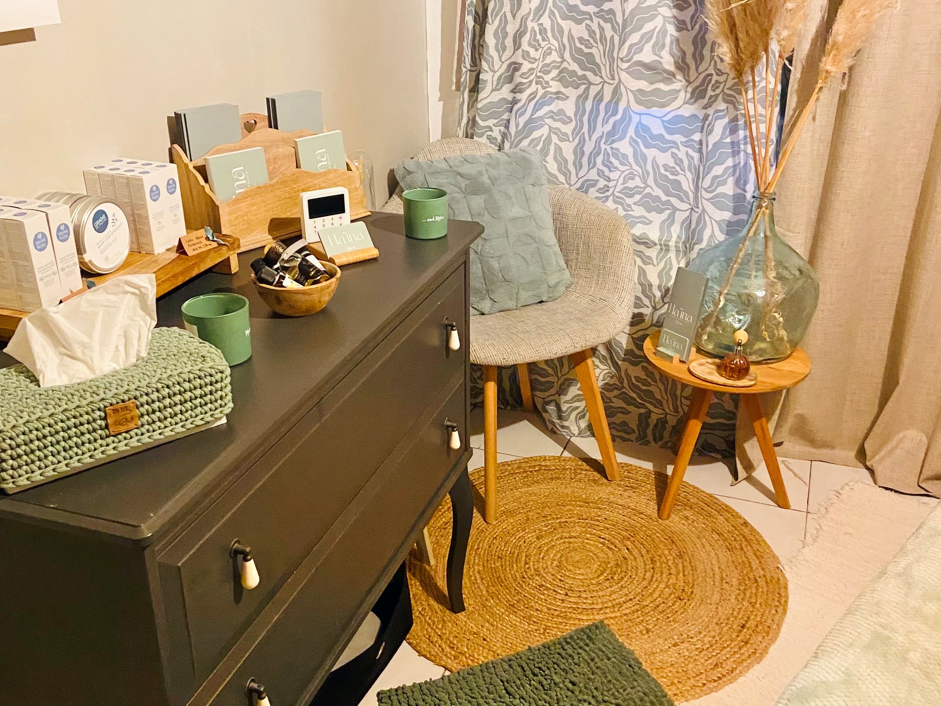 Ha’ina | Massage & Instants Beauté - Institut de beauté Angers - OneBooking