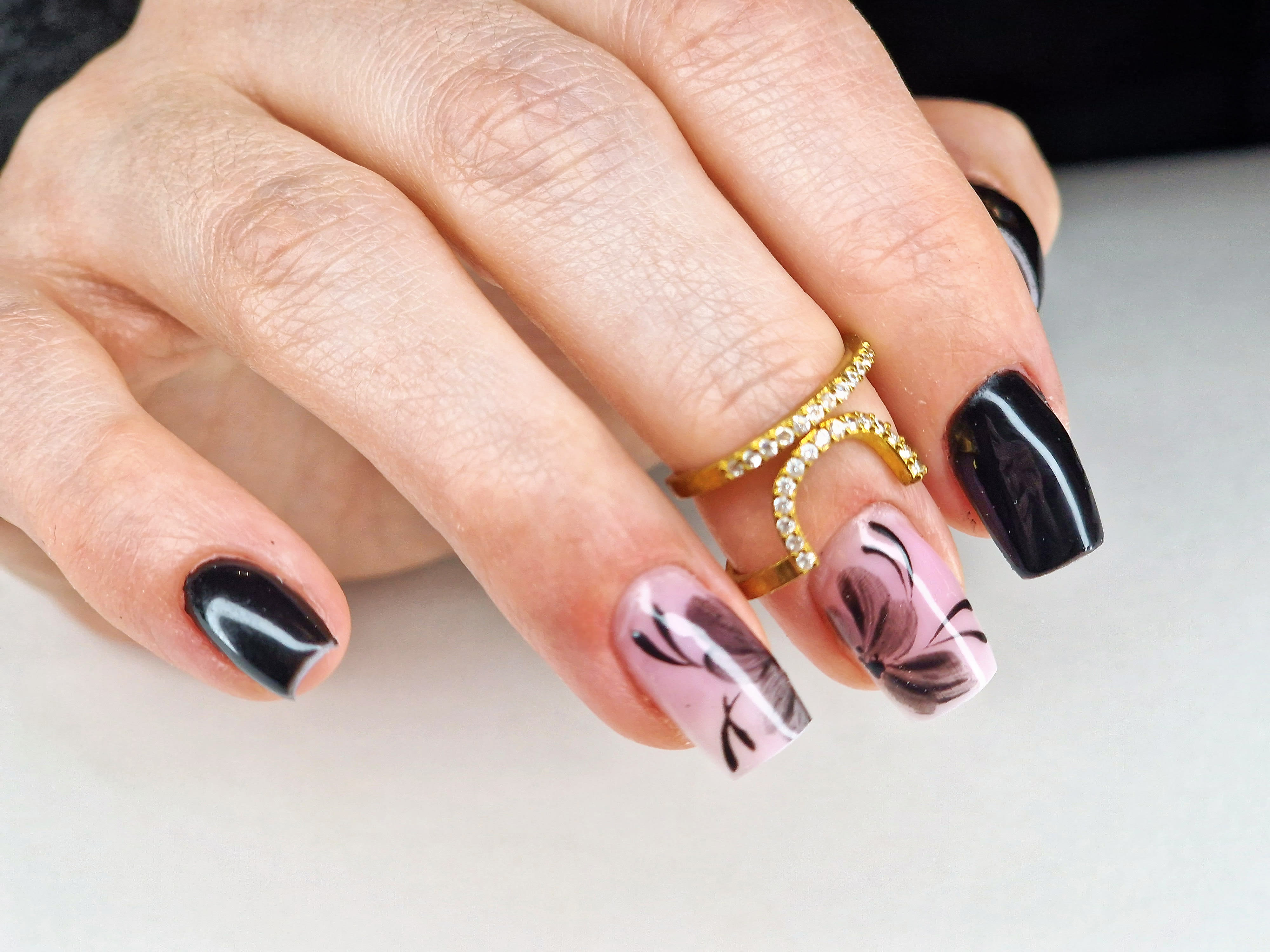 Domi’Nails - Onglerie Caen - OneBooking