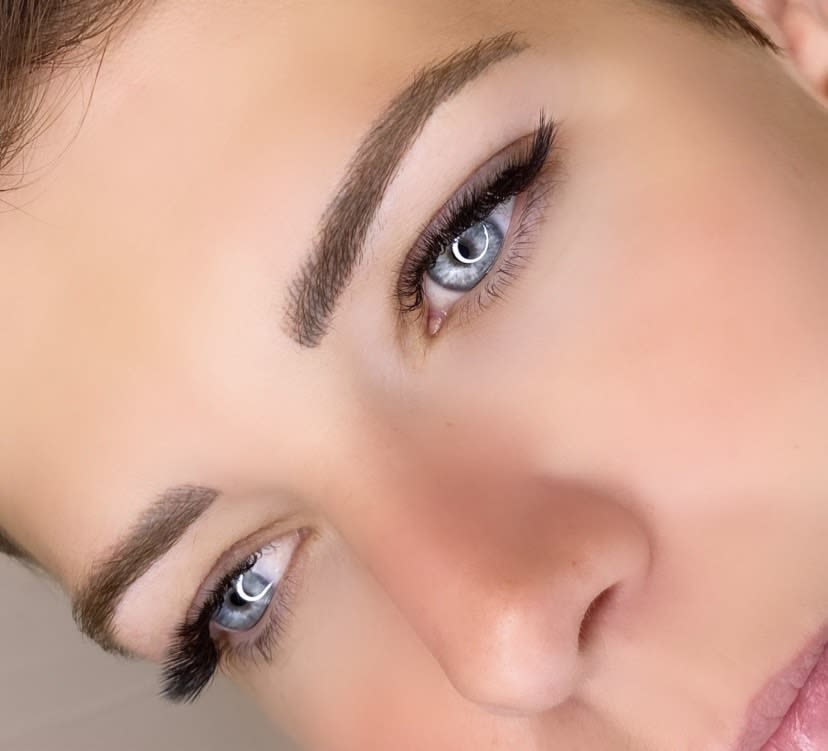 Manon Beauty - Sourcils & cils Nice - Manon Beauty - Photo Galerie - OneBooking