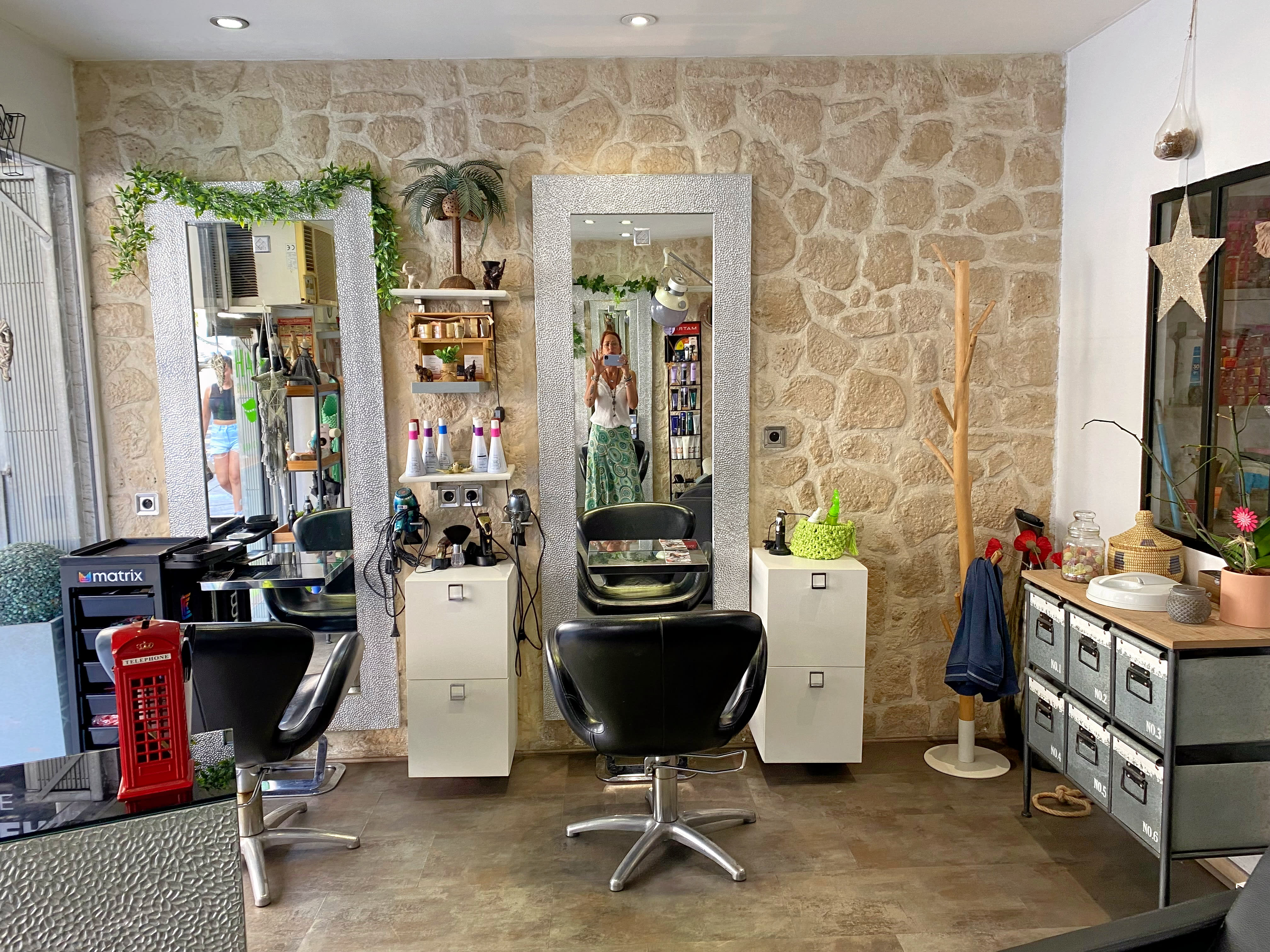 Salon Noble ( ancien Atelier Coiffure ) - Coiffure Nice - Salon Noble ( ancien Atelier Coiffure ) - Photo Galerie - OneBooking