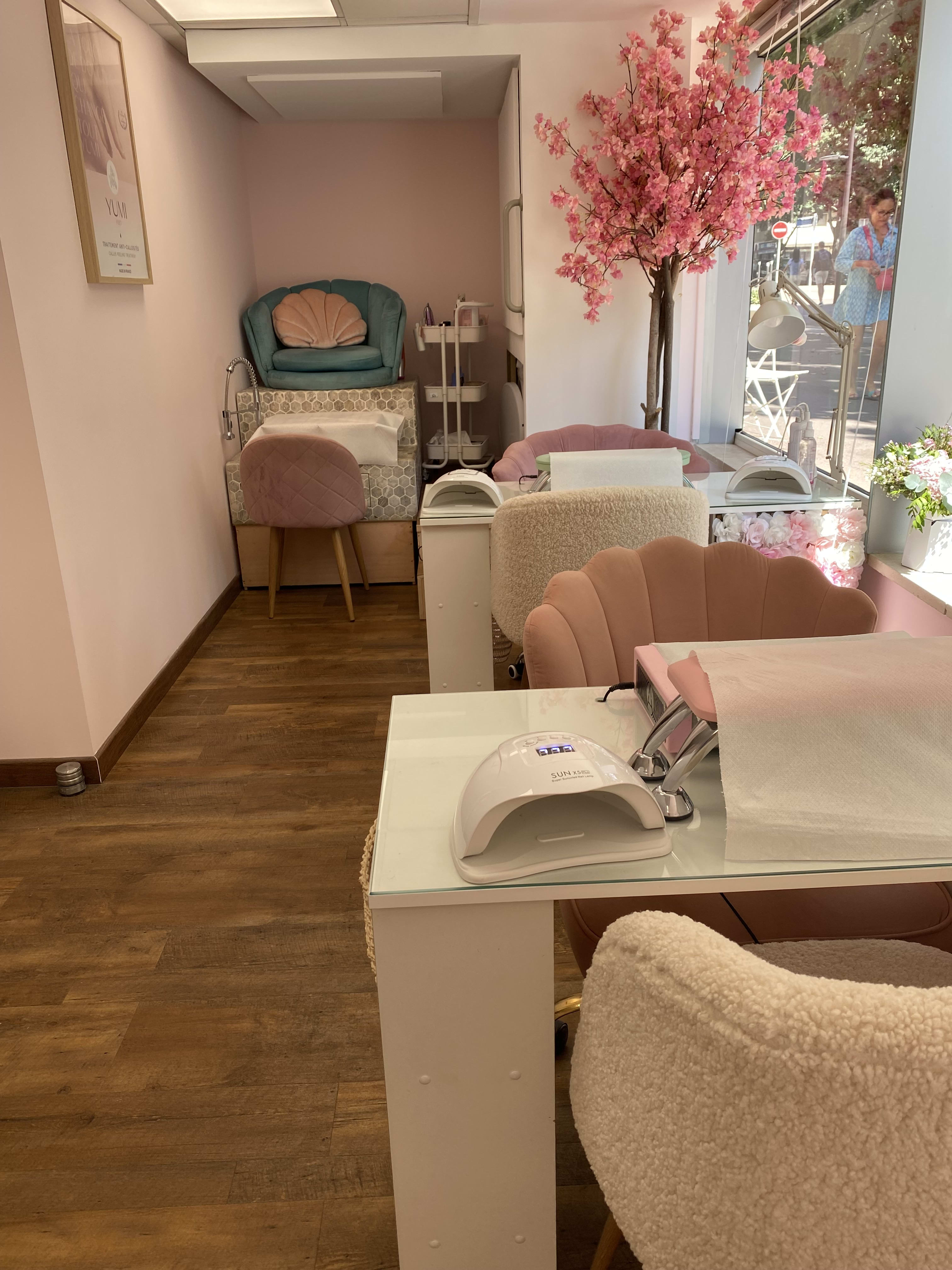 Nails Beauty By Marion - Institut de beauté Antibes - Nails Beauty By Marion - Photo Galerie - OneBooking