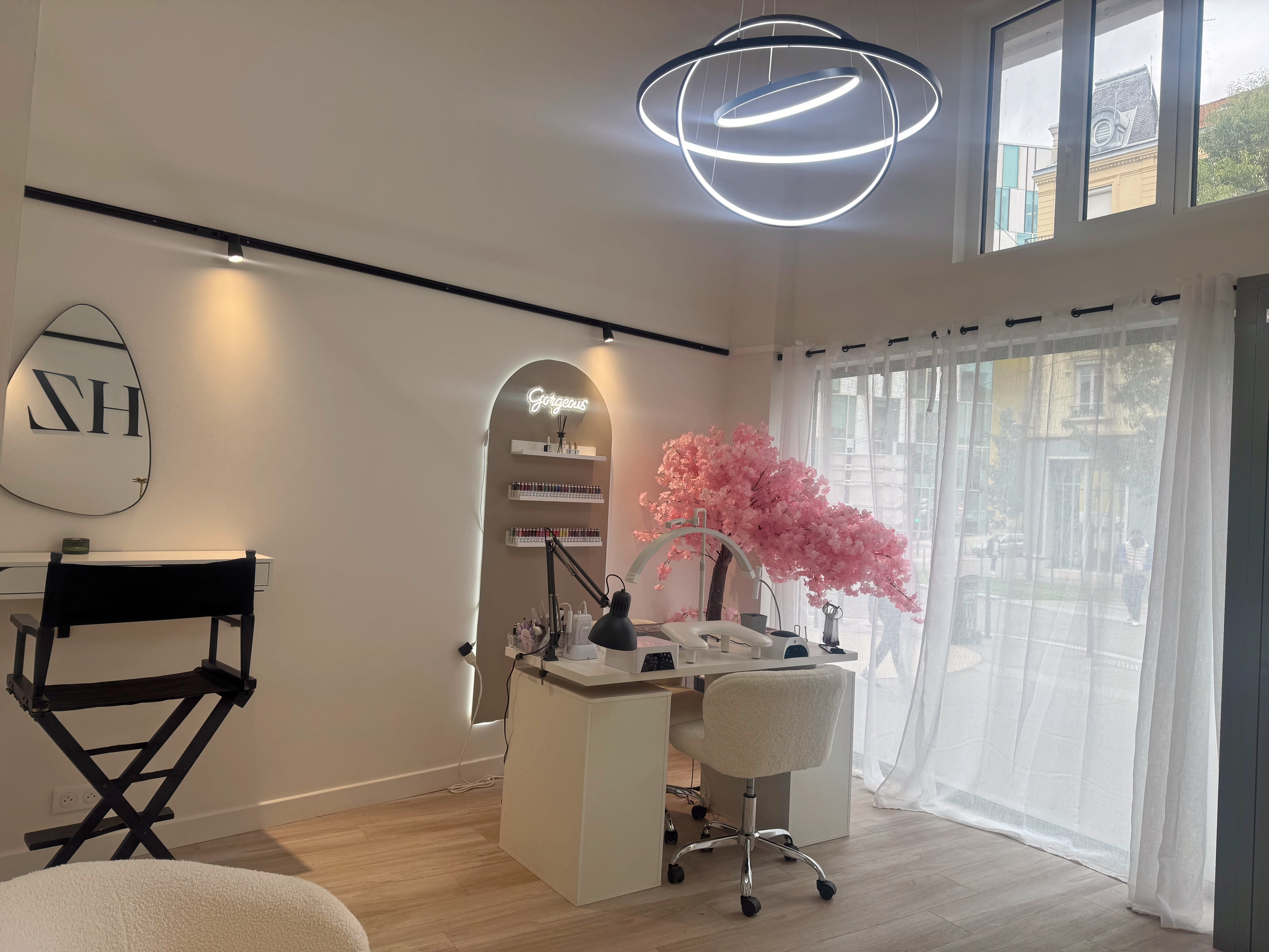 Zina Beauty - Onglerie Saint-Étienne - OneBooking