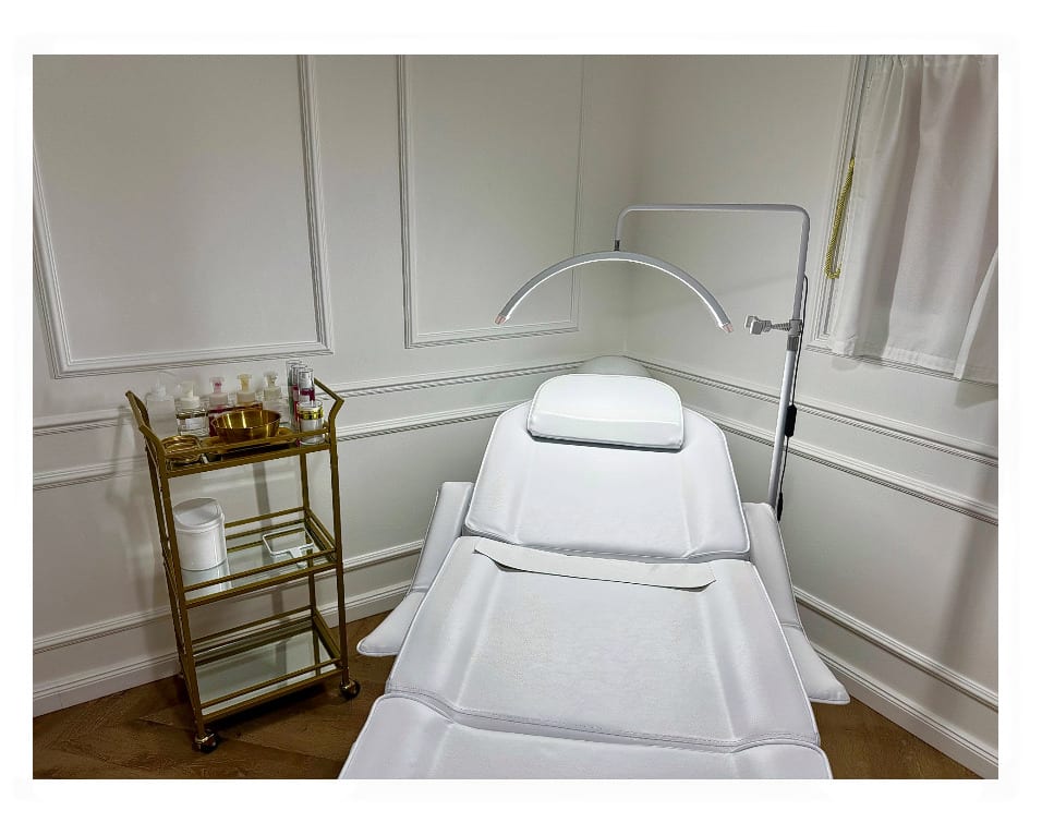 MAISON HENRI | MAISON DE BEAUTÉ FRANÇAISE - Sourcils & cils Nice - MAISON HENRI | MAISON DE BEAUTÉ FRANÇAISE - Photo Galerie - OneBooking