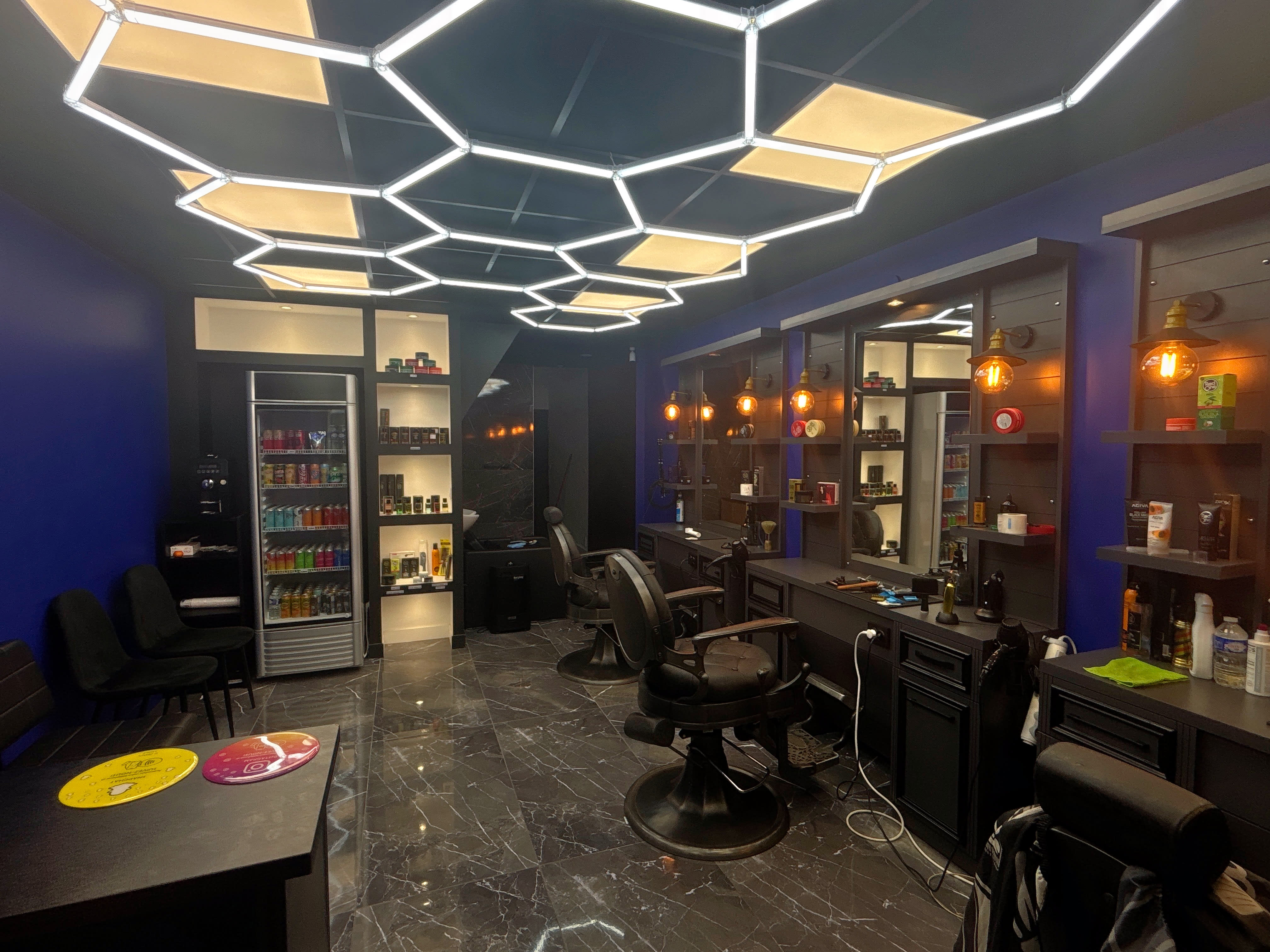 L'Avenue Barber Shop