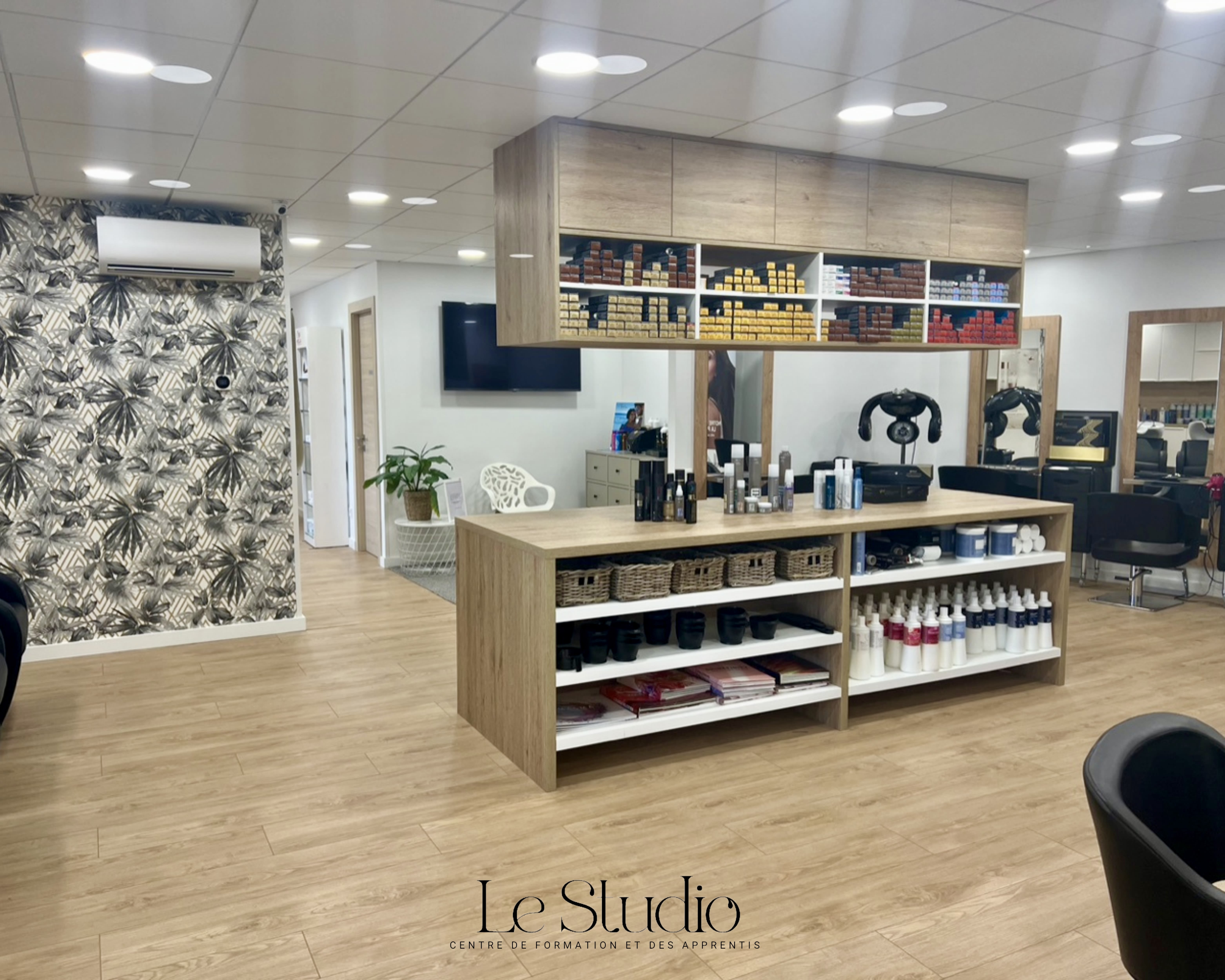 Le Studio - Centre de Formation - Coiffure Mougins - Le Studio - Centre de Formation - Photo Galerie - OneBooking