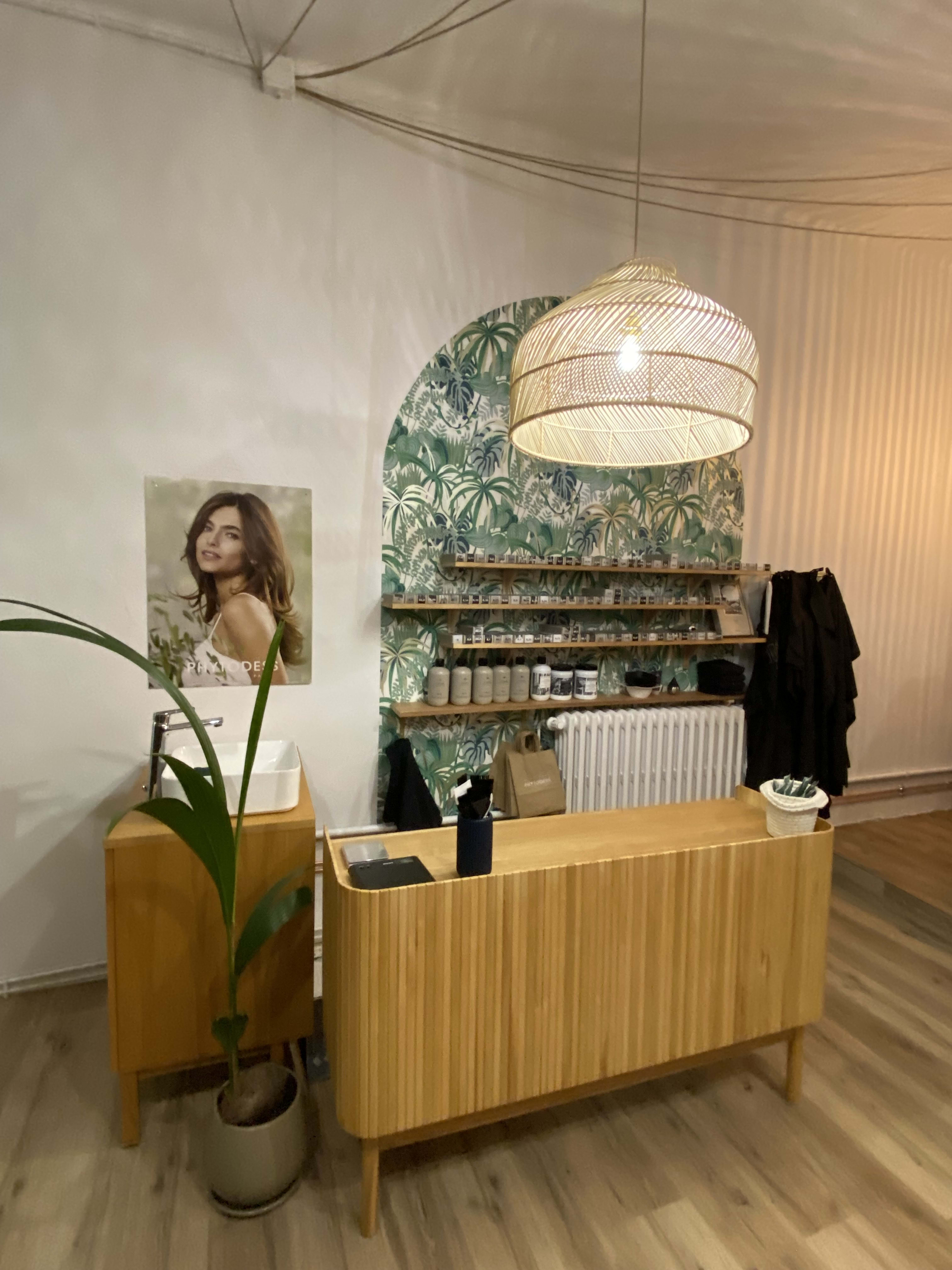Edgy Cut - Cathédrale - Coiffure Nantes - Photo de couverture - OneBooking