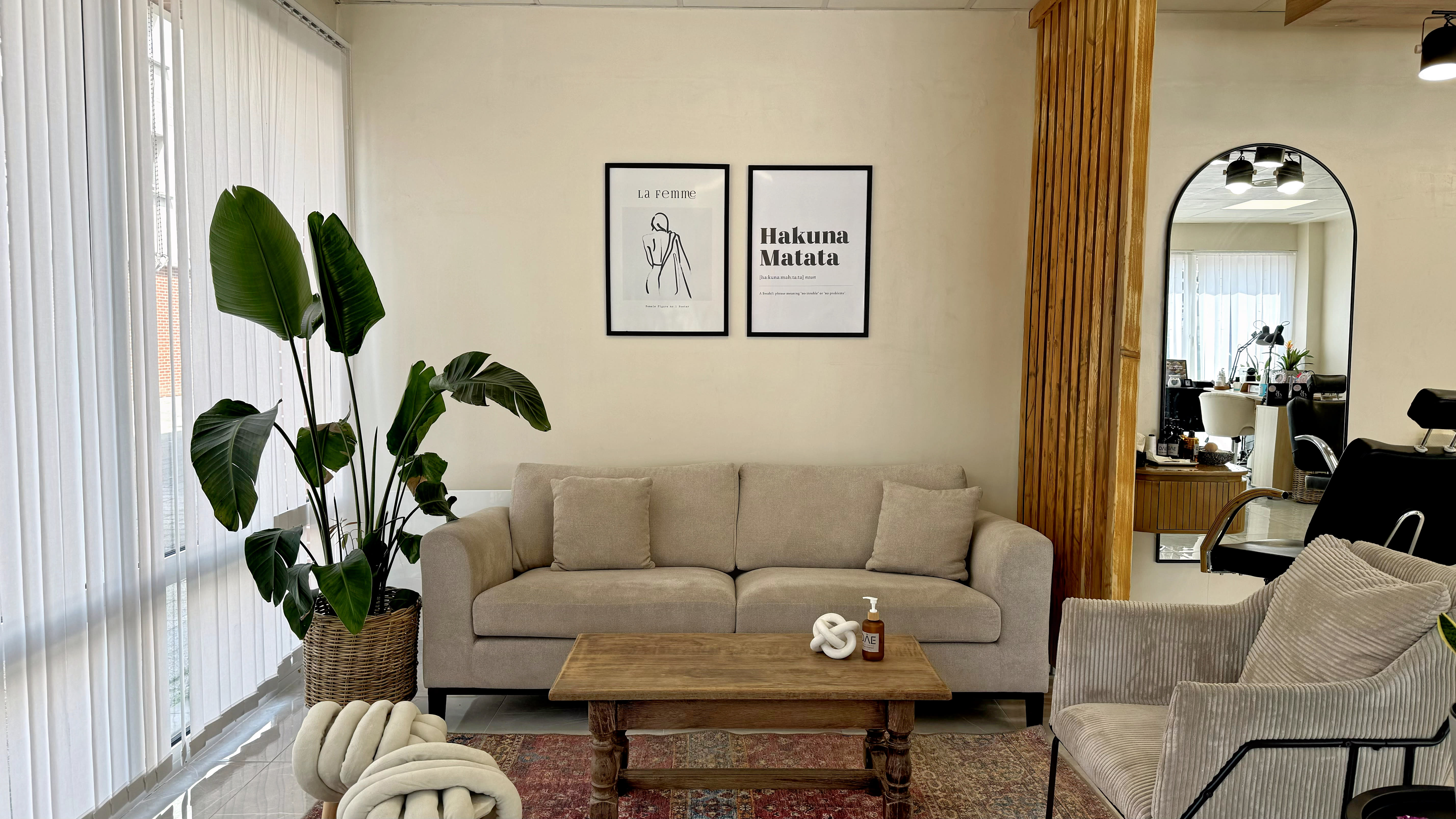DĀE beauty center - Onglerie Rouen - OneBooking