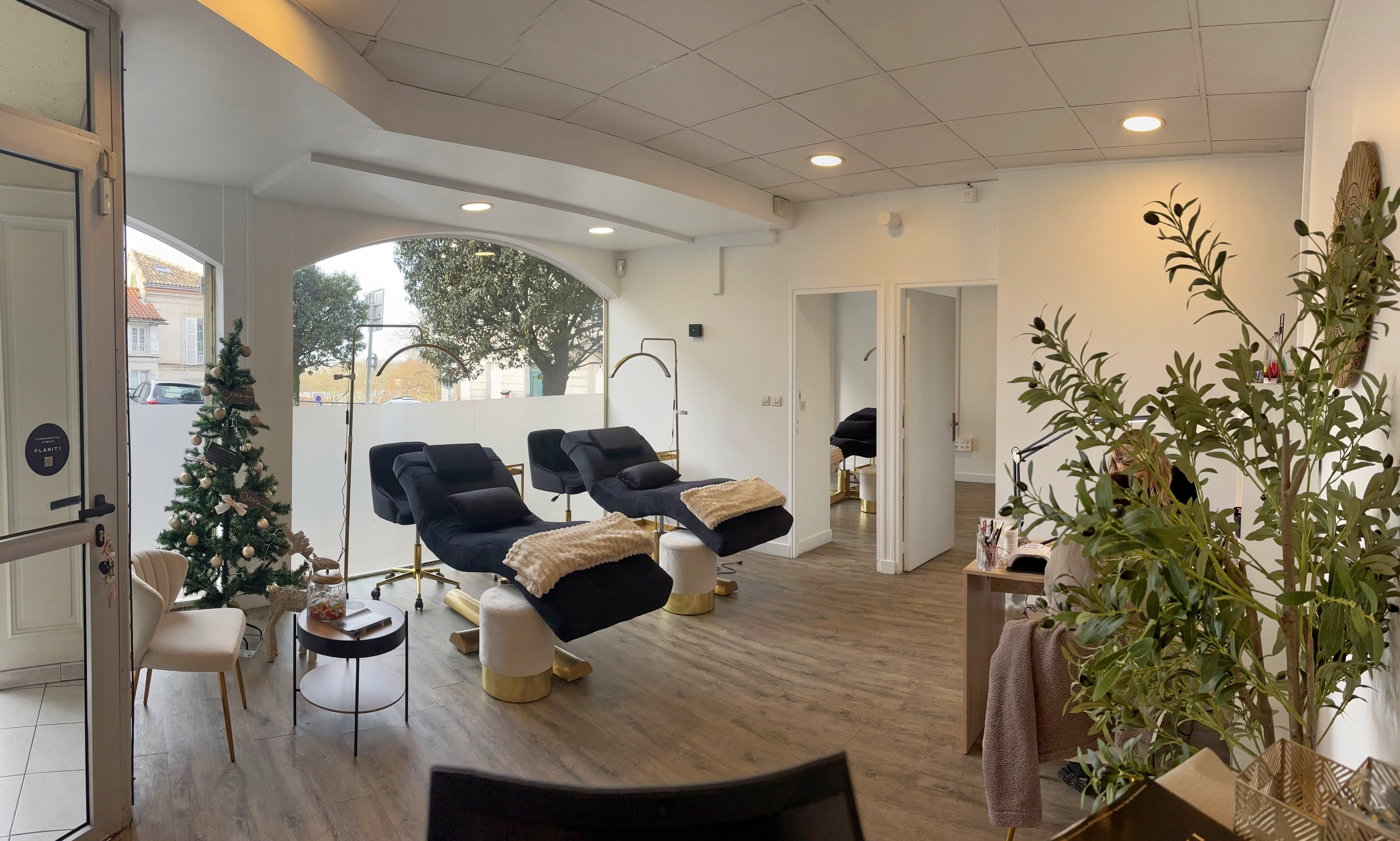 A&C L'art du Regard - Bordeaux - Onglerie Bordeaux - OneBooking