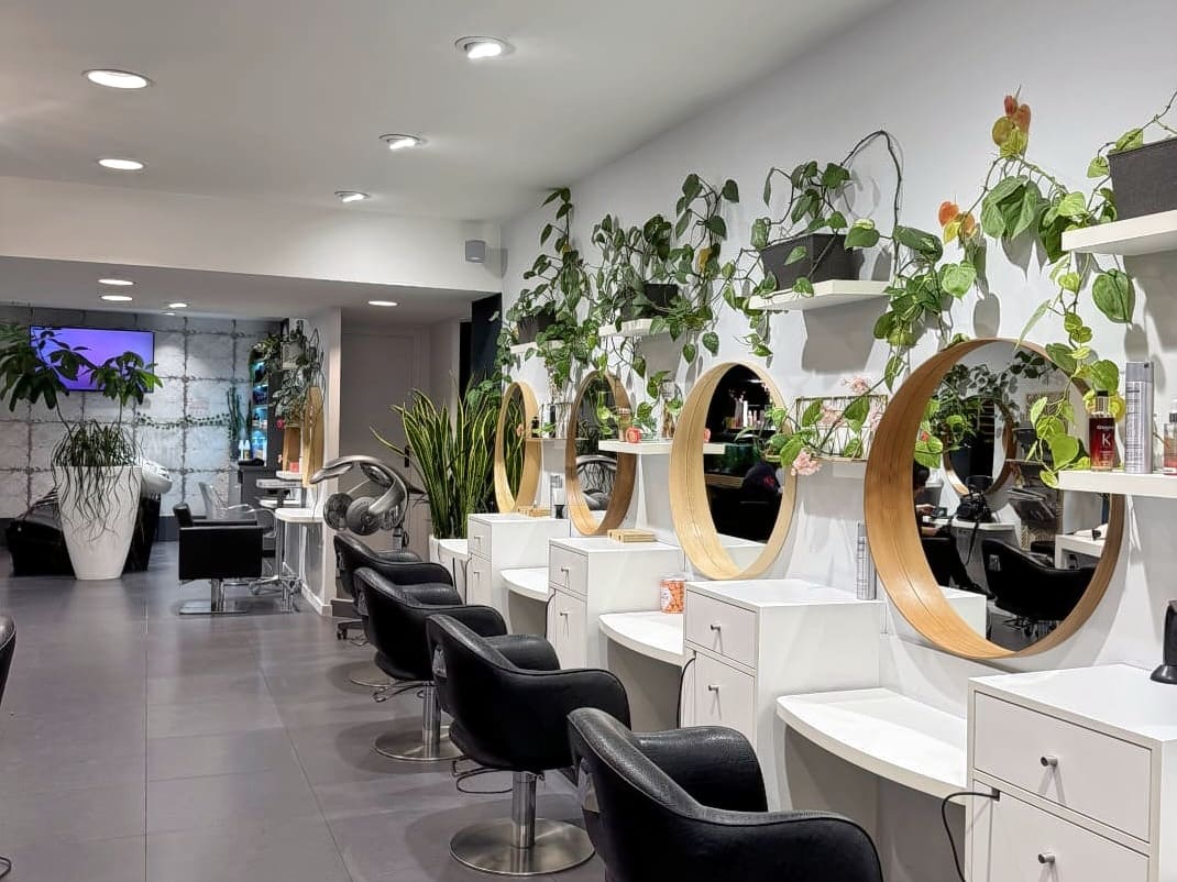 Salon Delorme - Coiffure Nantes - Salon Delorme - Photo Galerie - OneBooking