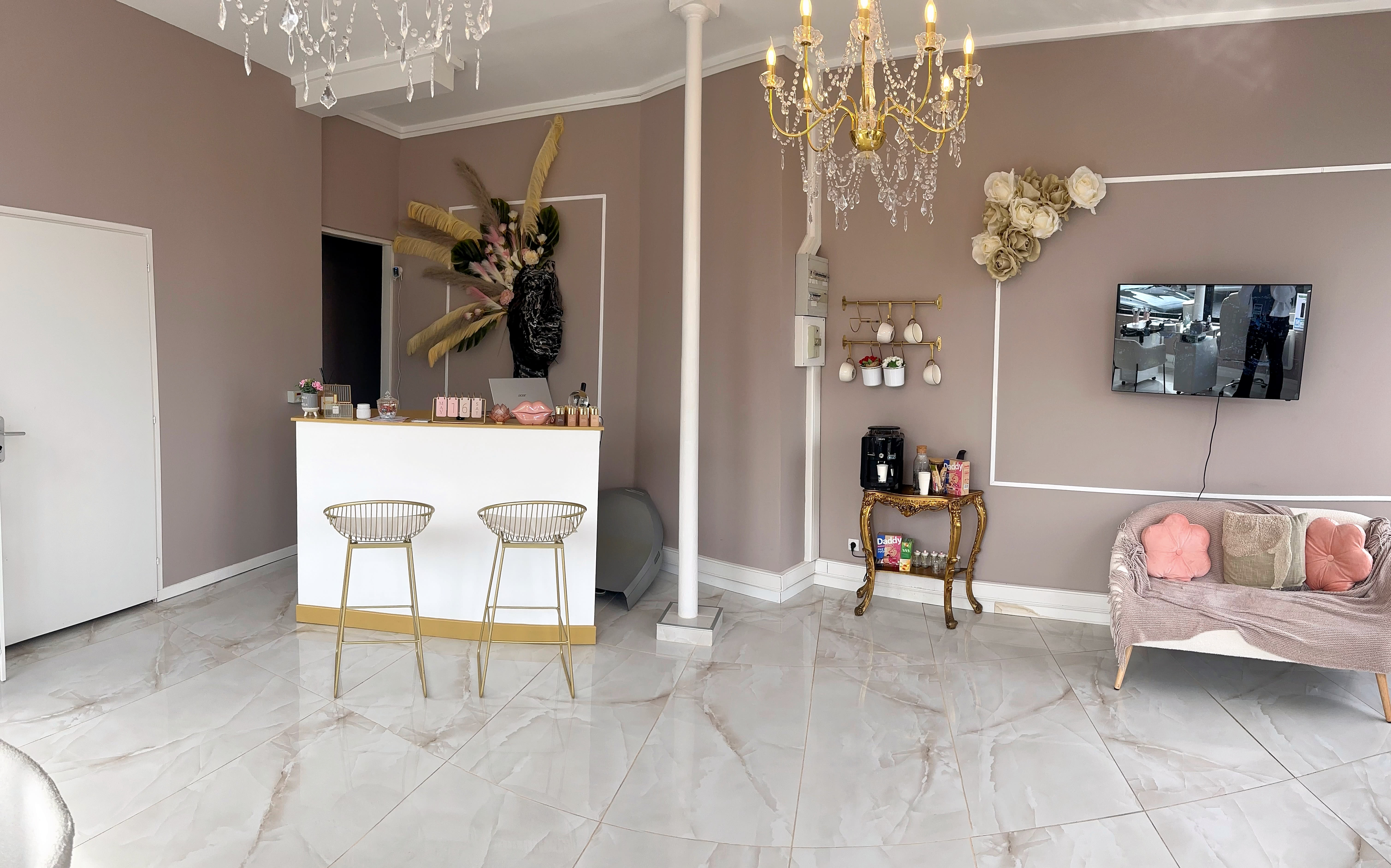 Zbyela - Onglerie Le Havre - OneBooking