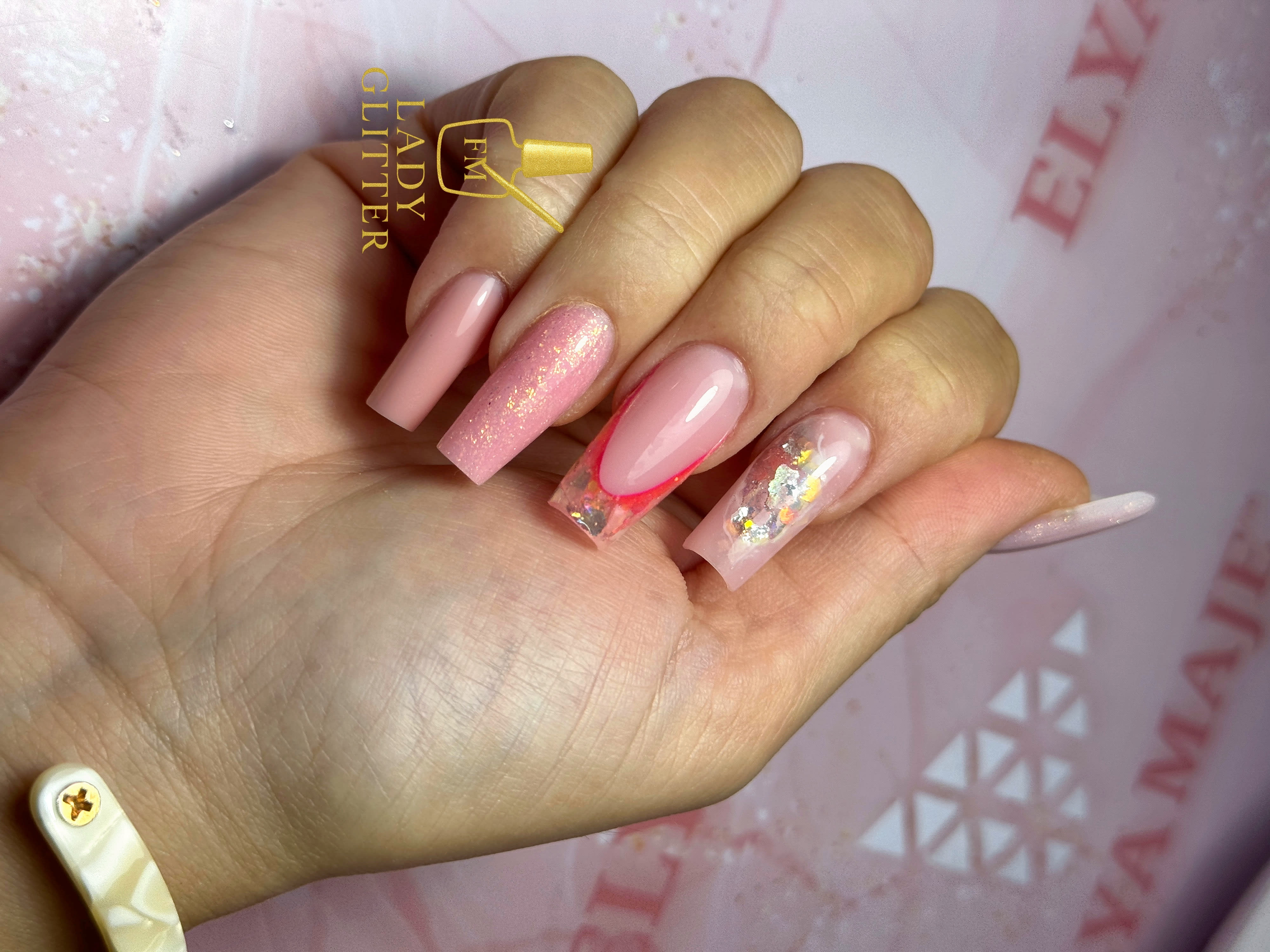 Lady Glitter - Institut de beauté Cannes - Lady Glitter - Photo Galerie - OneBooking