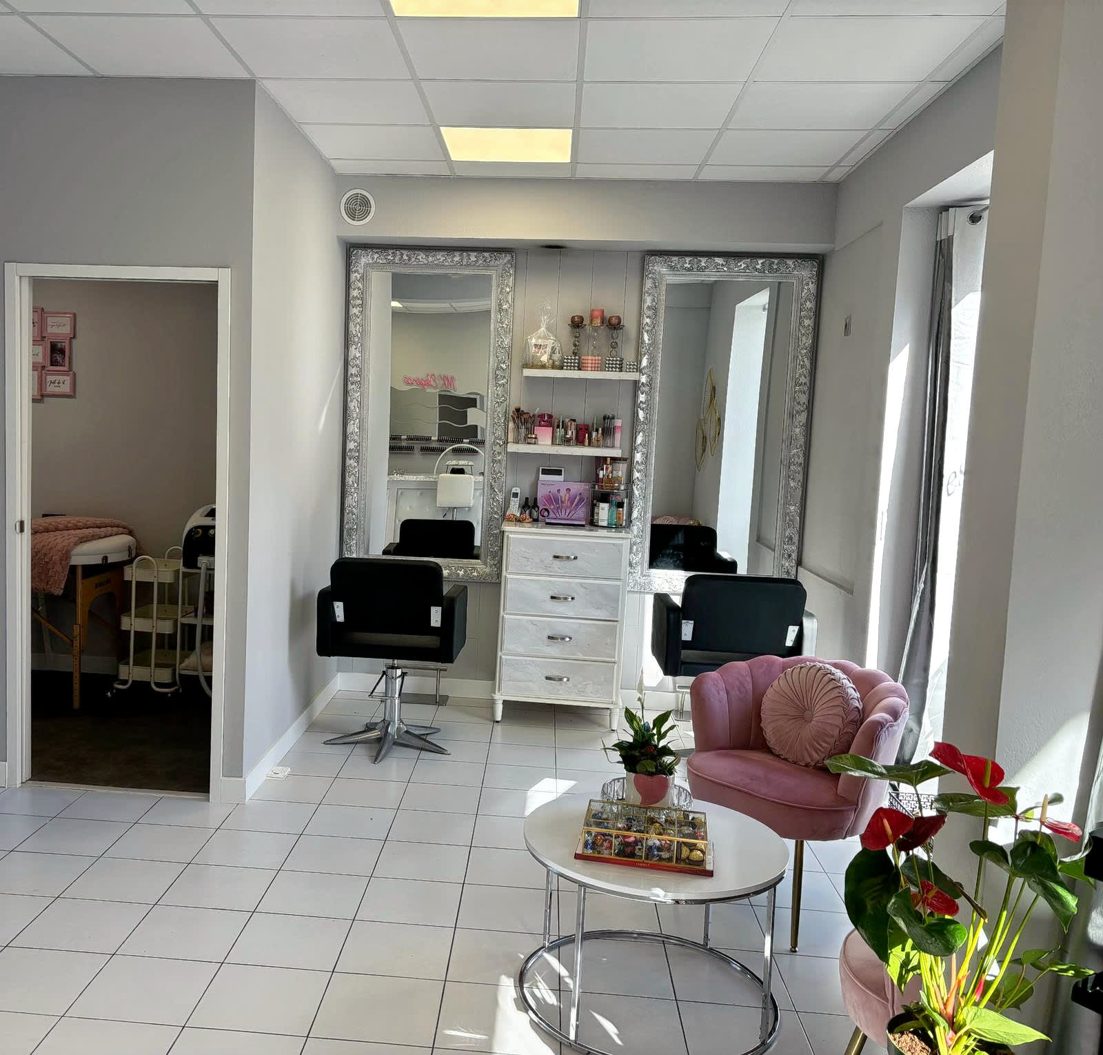 MK elegance - Onglerie Tours - OneBooking