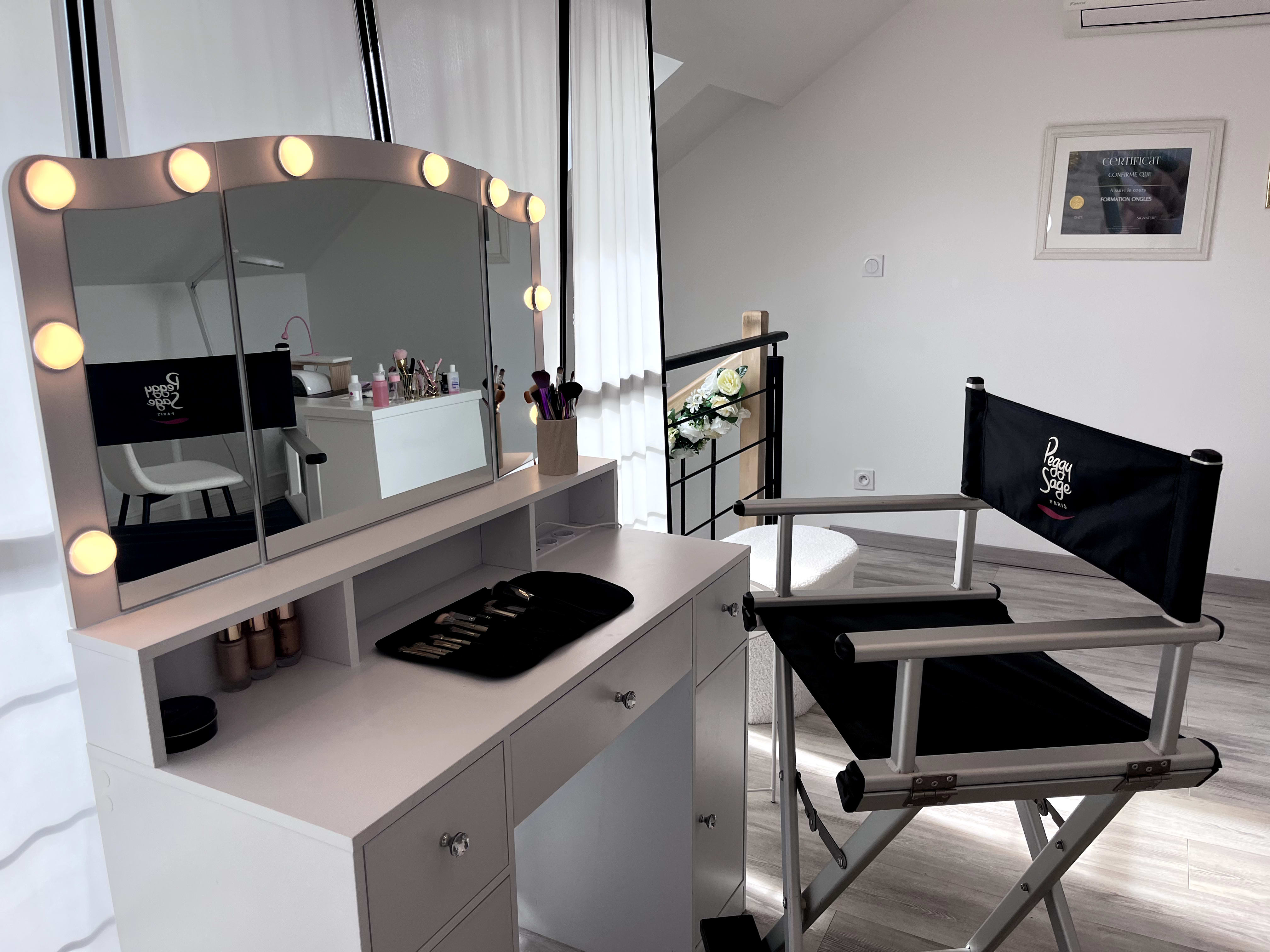 EyesOnStrass by Lila - Institut de beauté Nantes - Photo de couverture - OneBooking
