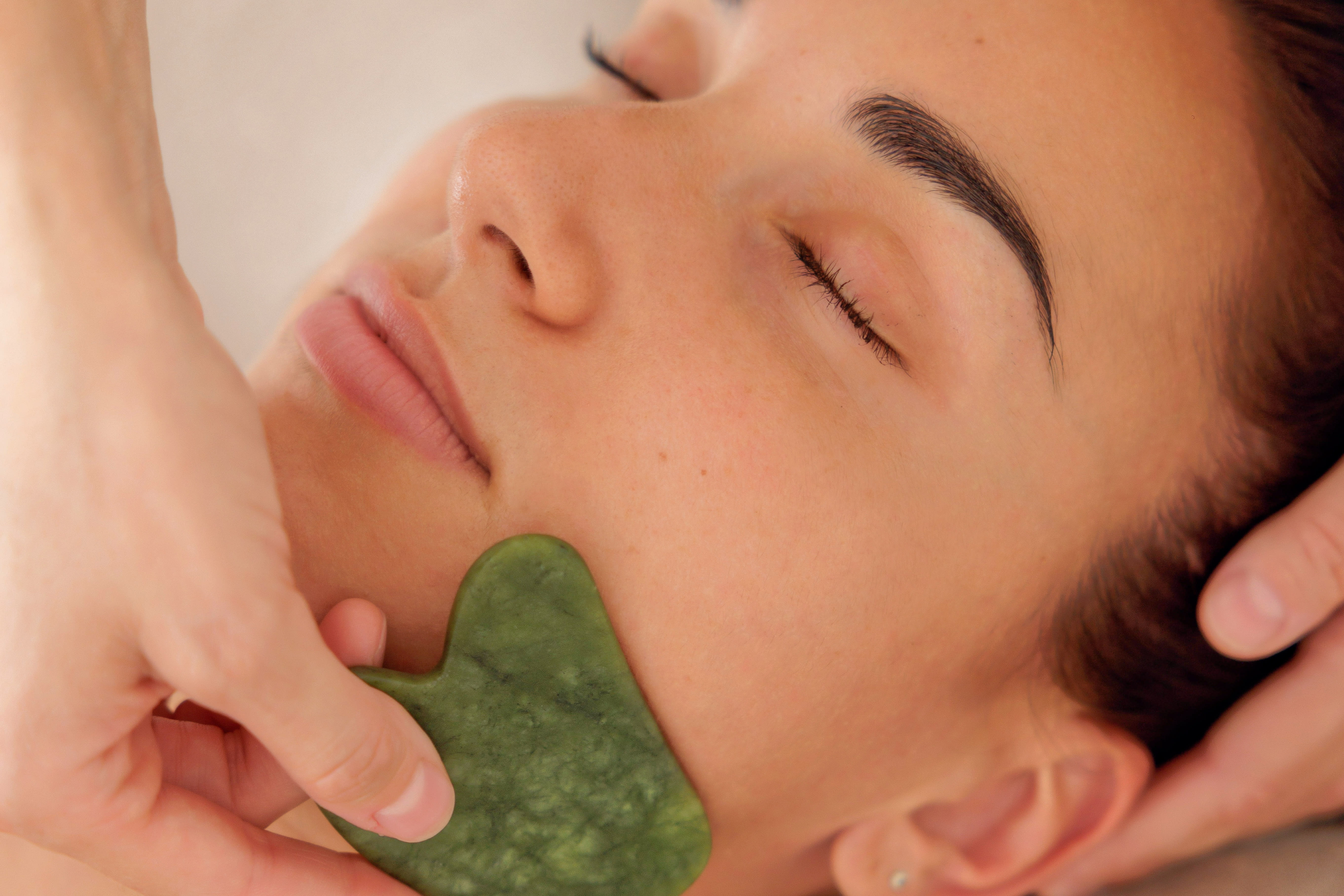 Pauline Holistic Massage - Sourcils & cils Nice - Photo de couverture - OneBooking