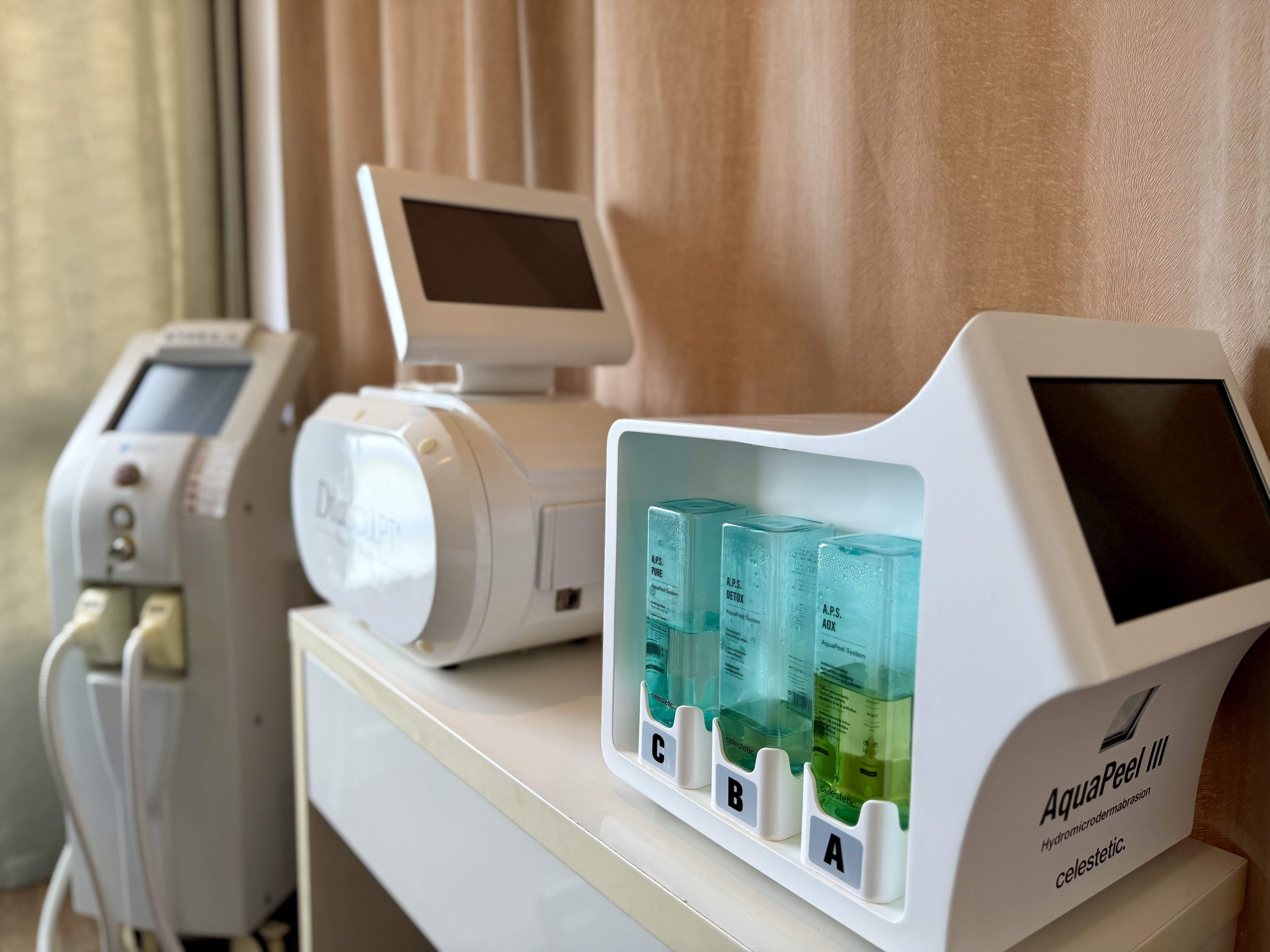 Institut Riviera | Expertise Epilation Définitive Electrolyse, Anti Age et Minceur - Institut de beauté Antibes - Institut Riviera | Expertise Epilation Définitive Electrolyse, Anti Age et Minceur - Photo Galerie - OneBooking