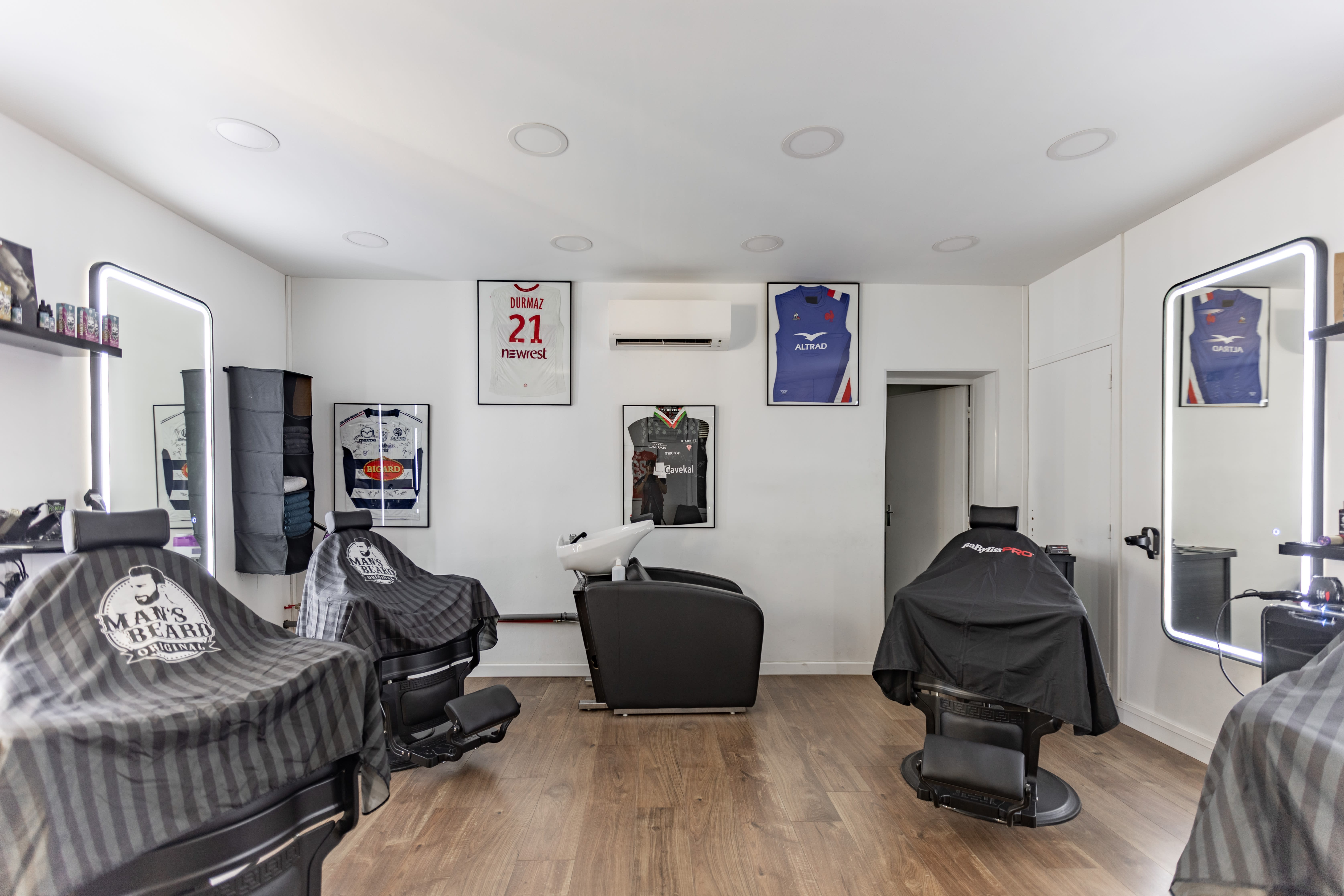 Jo Barber Square - Coiffure Toulouse - Jo Barber Square - Photo Galerie - OneBooking