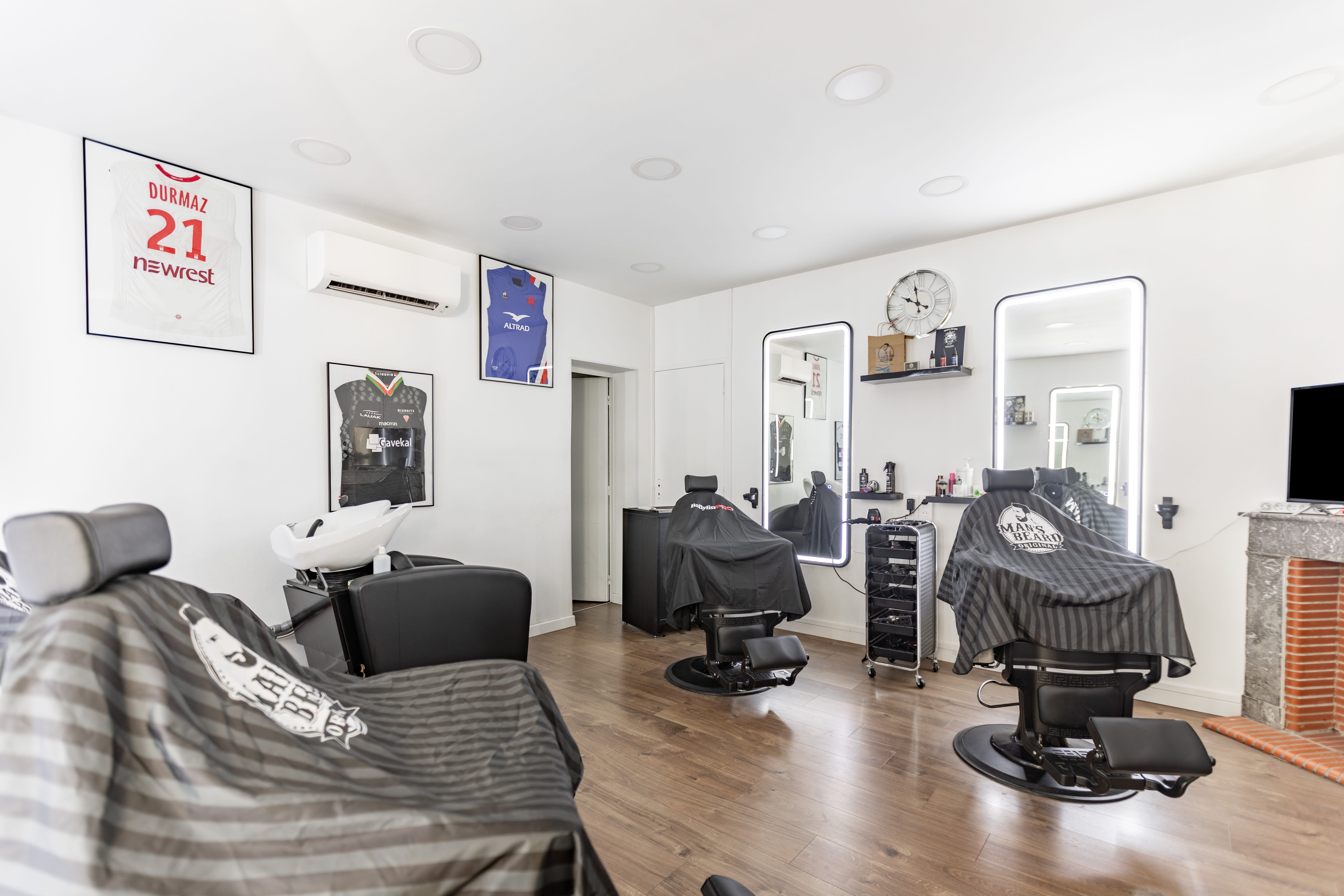 Jo Barber Square - Coiffure Toulouse - Jo Barber Square - Photo Galerie - OneBooking