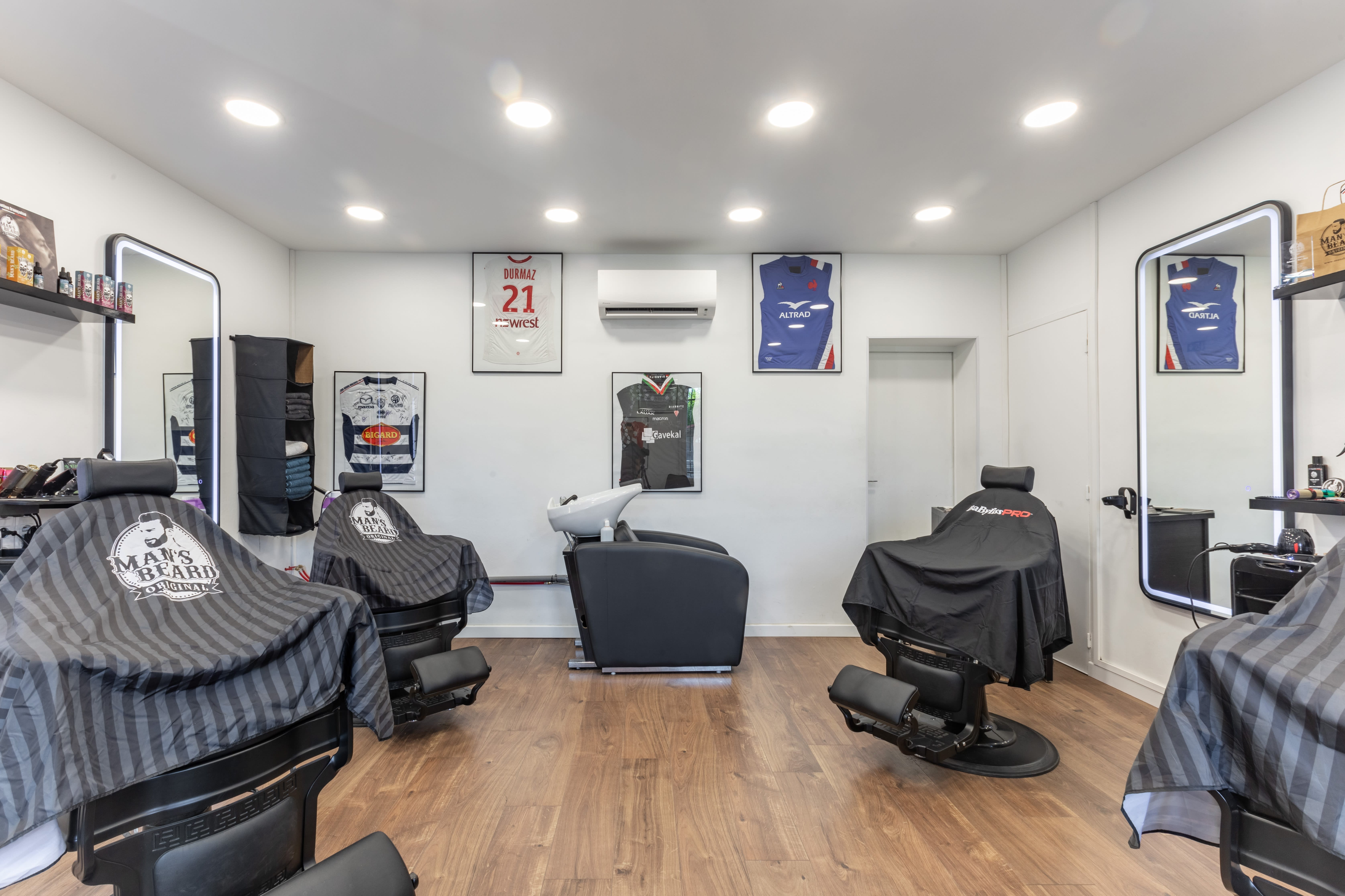 Jo Barber Square - Coiffure Toulouse - Photo de couverture - OneBooking