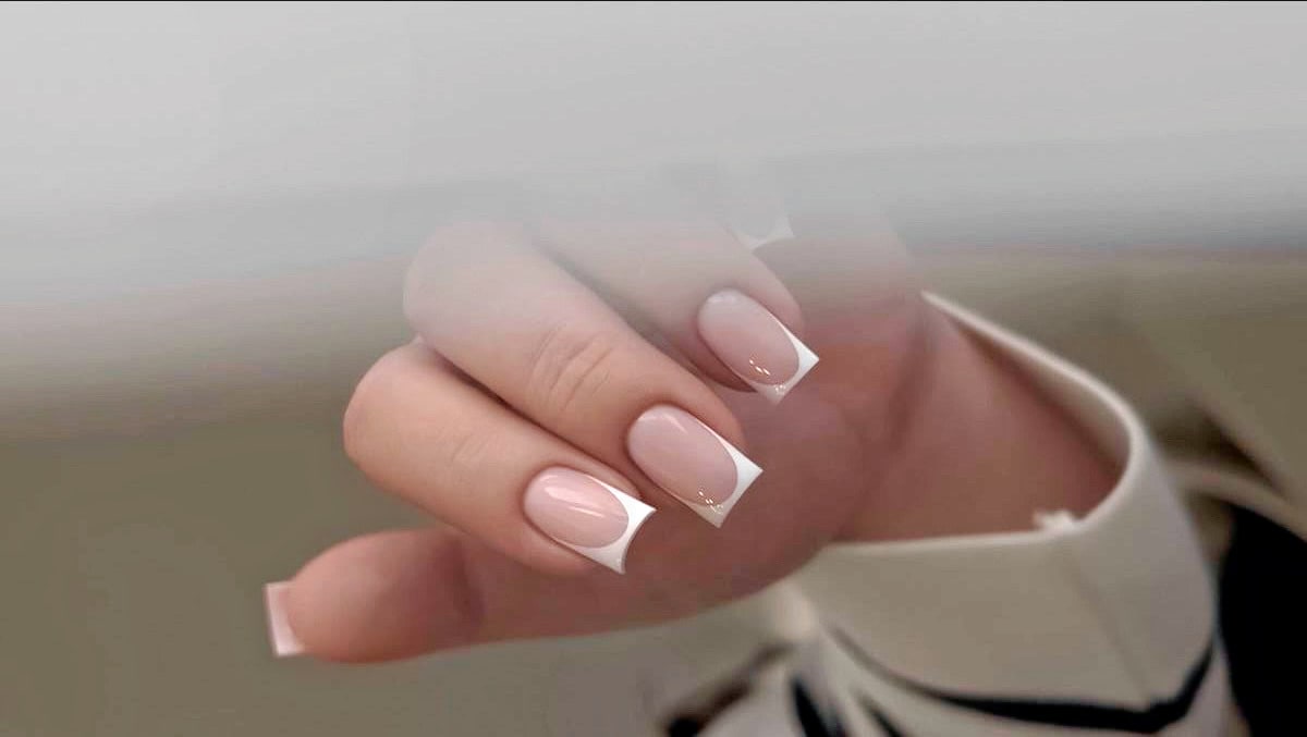 Ô regard de l’ongle // gel x - pose américaine - gel - Onglerie Toulon - OneBooking