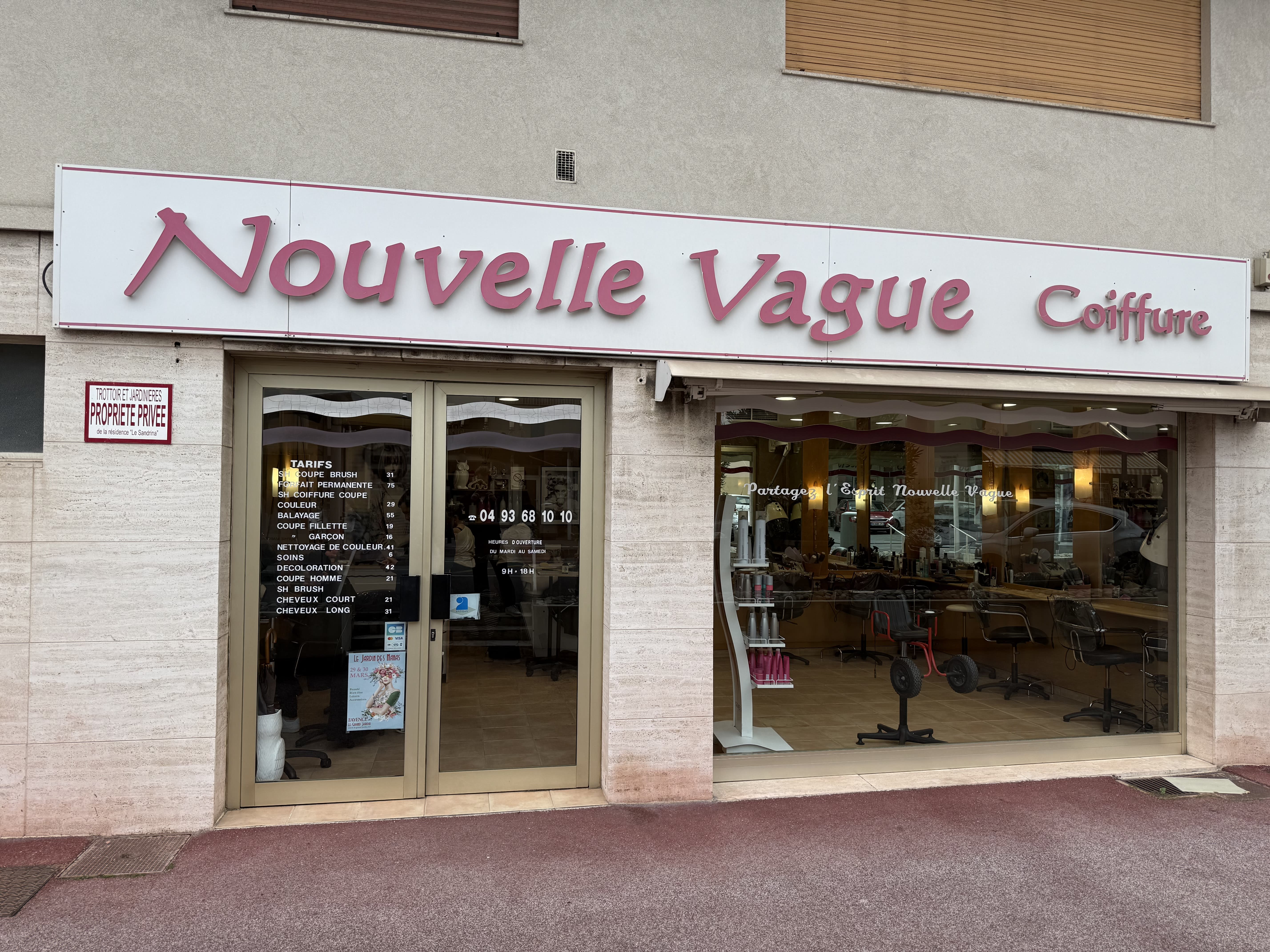 Nouvelle Vague Coiffure - Coiffure Cannes - Photo de couverture - OneBooking