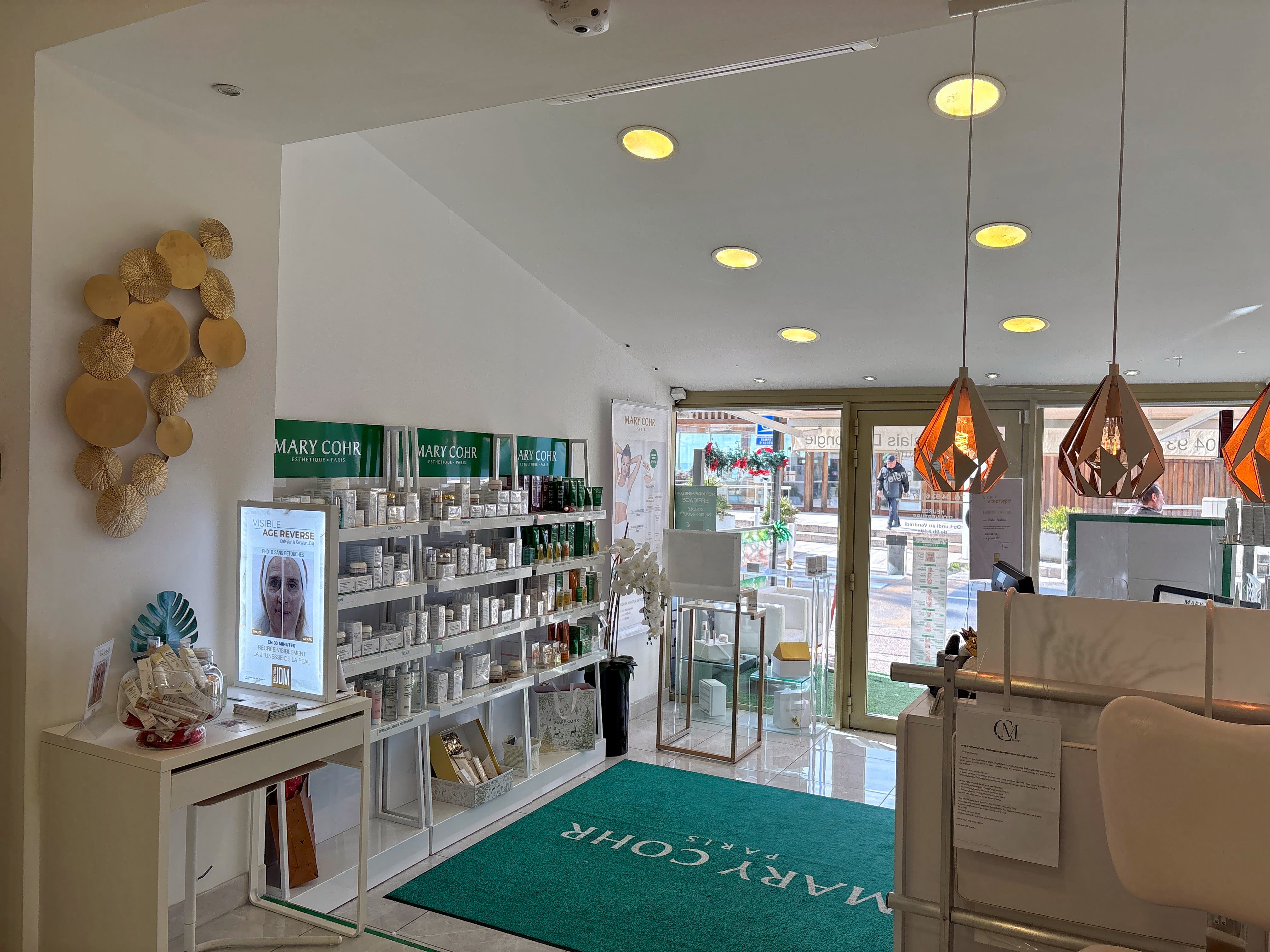 Mary Cohr - Juan-les-Pins Au Palais de L'Ongle - Institut de beauté Juan-les-Pins - Mary Cohr - Juan-les-Pins Au Palais de L'Ongle - Photo Galerie - OneBooking